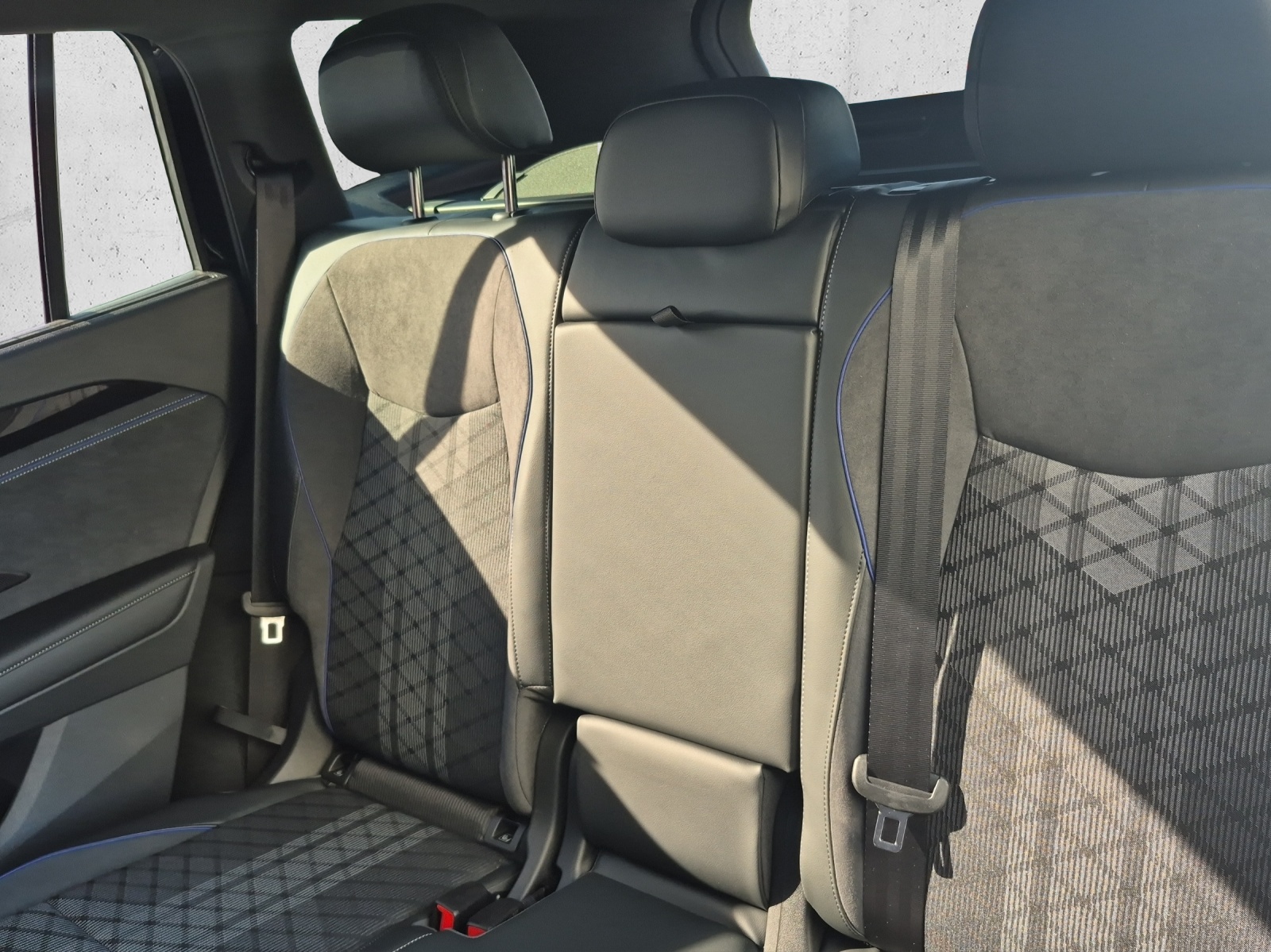 VW Tayron 1.5 TSI evo2 eHybrid R-Line DSG-image-12