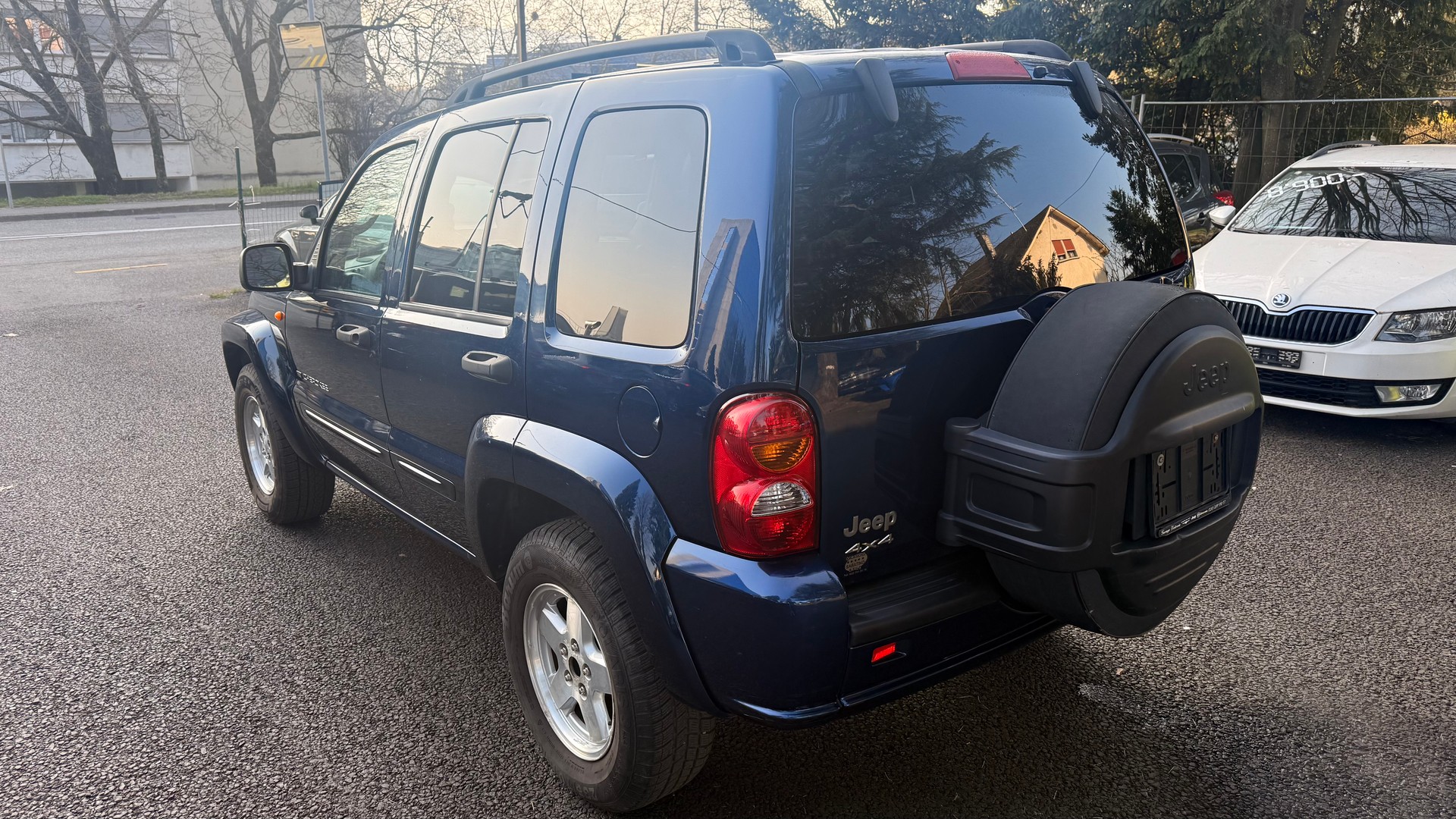 JEEP Cherokee 3.7 V6 Limited-image-2
