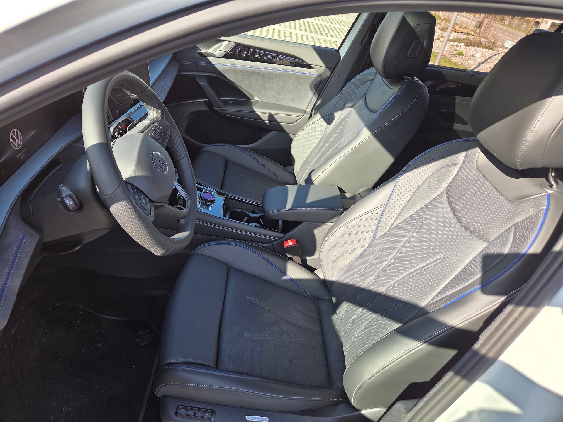 VW Tayron 2.0 TSI R-Line Plus DSG 4Motion-image-3