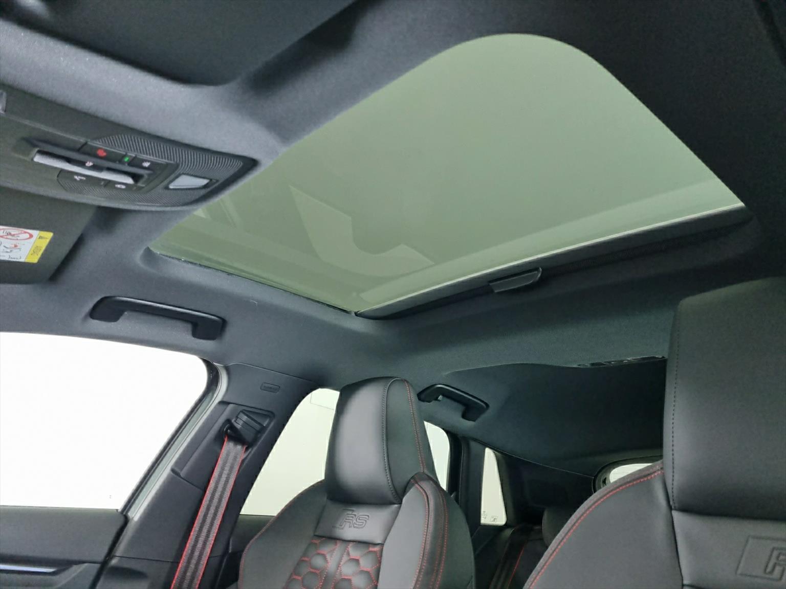 AUDI RS3 Sportback 2.5 TSI quattro S-tronic-image-8