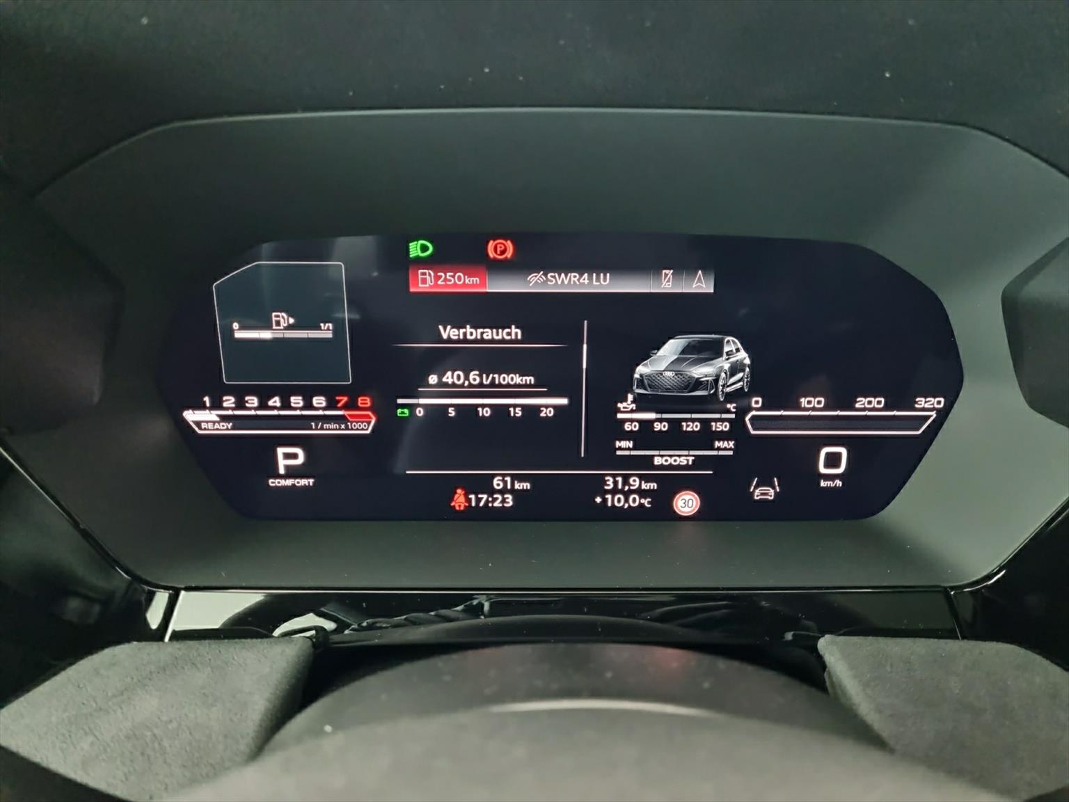 AUDI RS3 Sportback 2.5 TSI quattro S-tronic-image-9