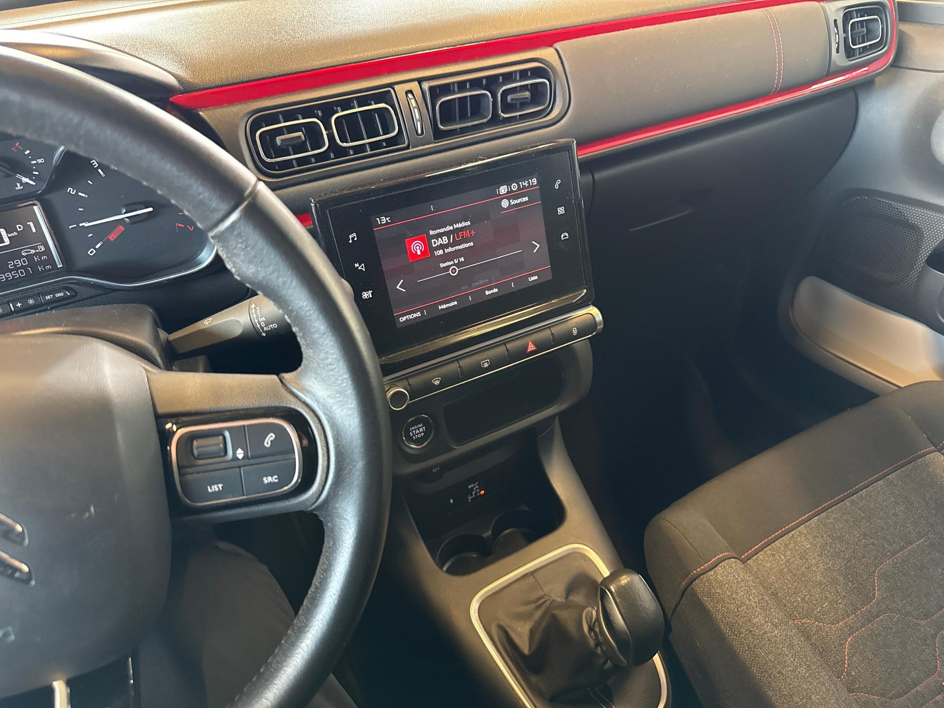 CITROEN C3 1.2 PureTech Shine-image-16