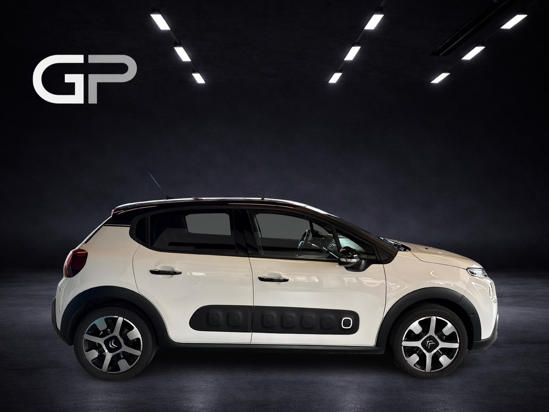 CITROEN C3 1.2 PureTech Shine-image-5