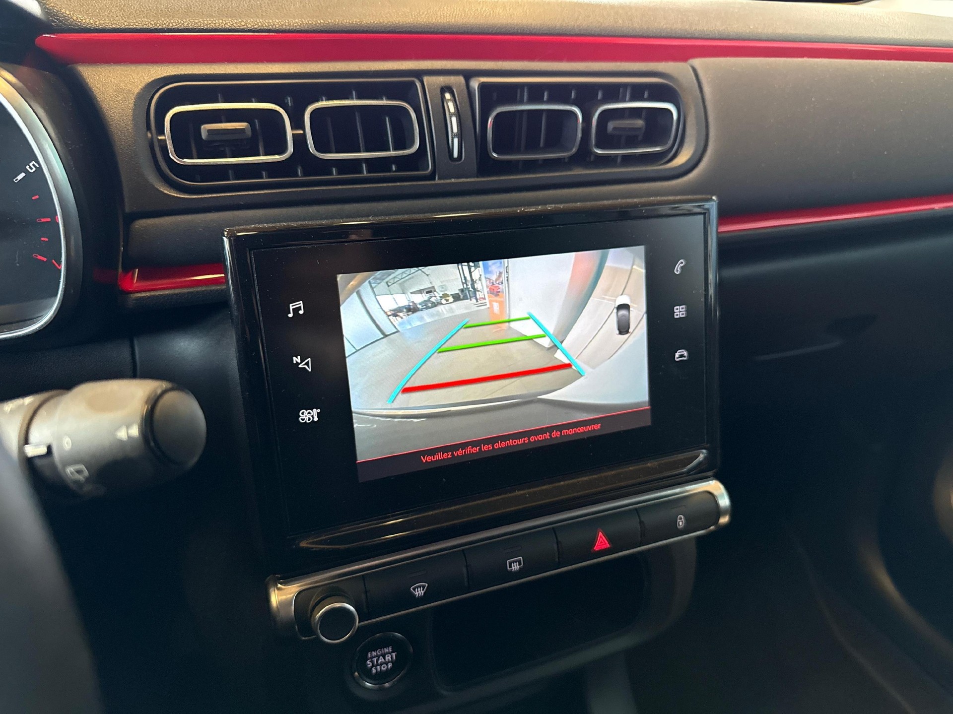 CITROEN C3 1.2 PureTech Shine-image-15