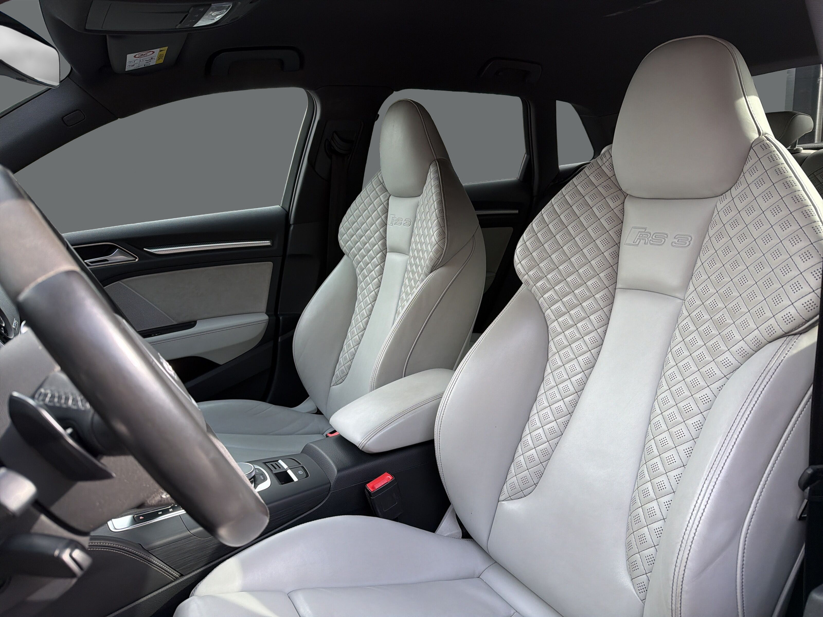 AUDI RS3 2.5 TSI quattro-image-8