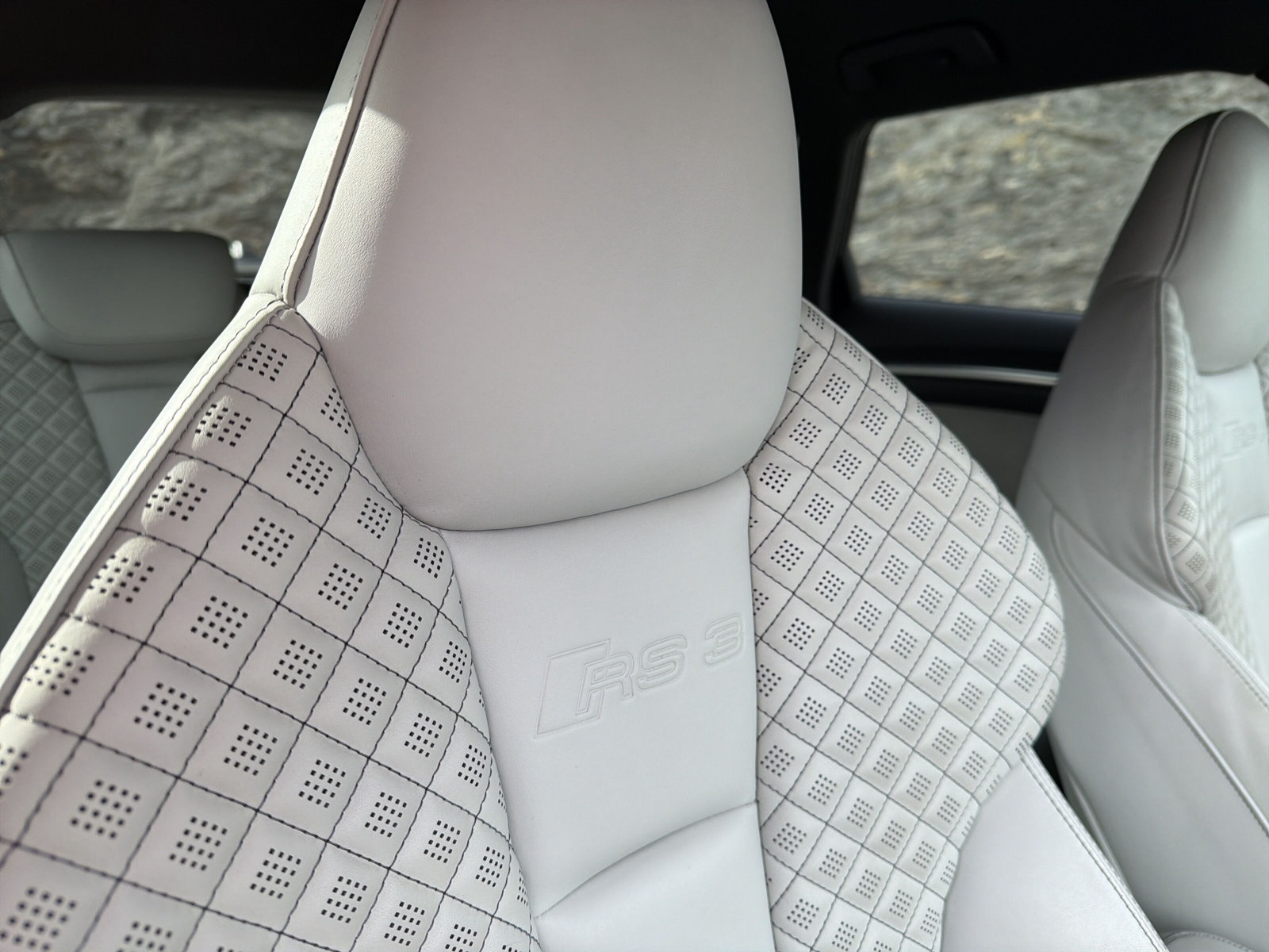 AUDI RS3 2.5 TSI quattro-image-22