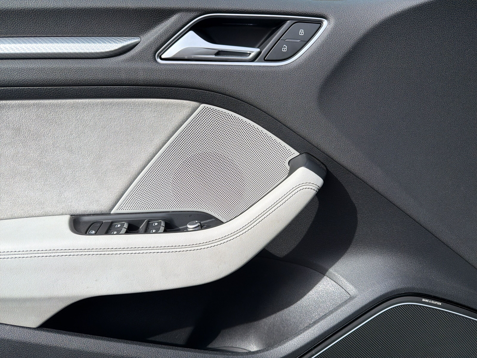 AUDI RS3 2.5 TSI quattro-image-11