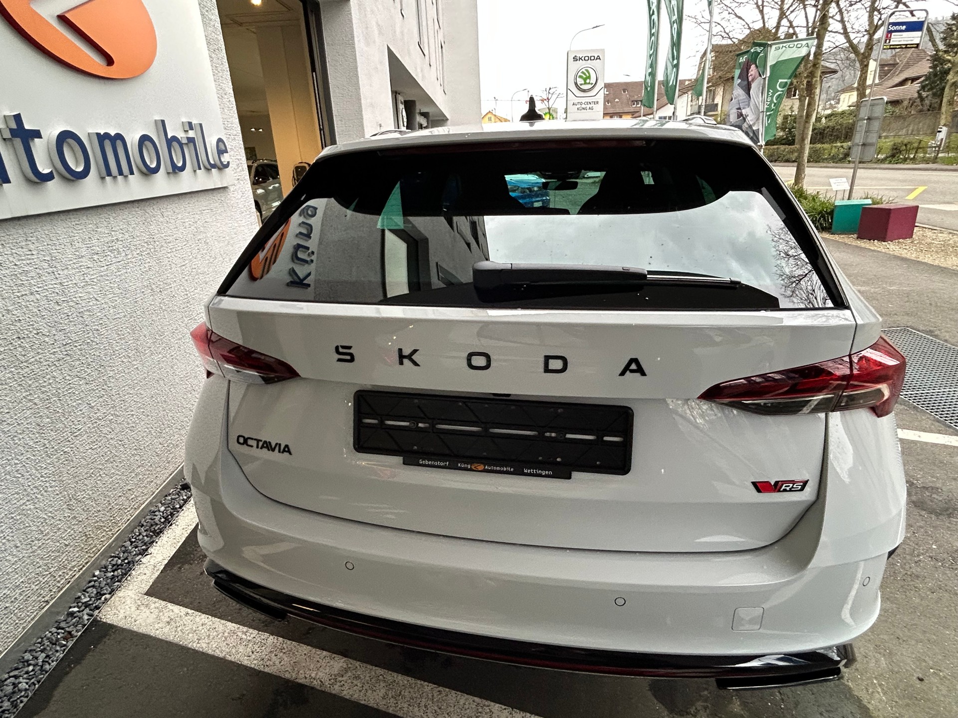 SKODA Octavia Combi 2.0 TSI DSG RS-image-3