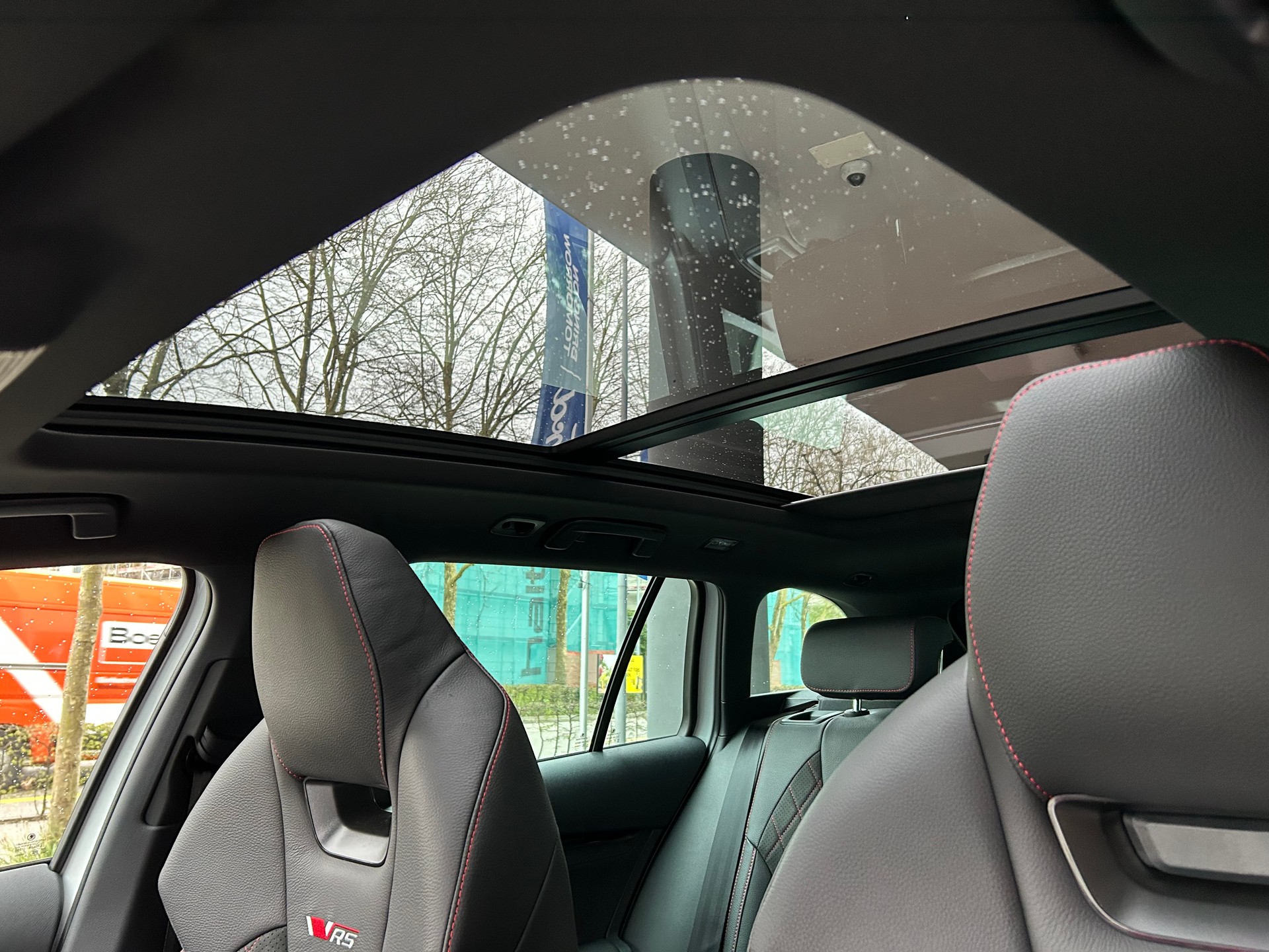 SKODA Octavia Combi 2.0 TSI DSG RS-image-11