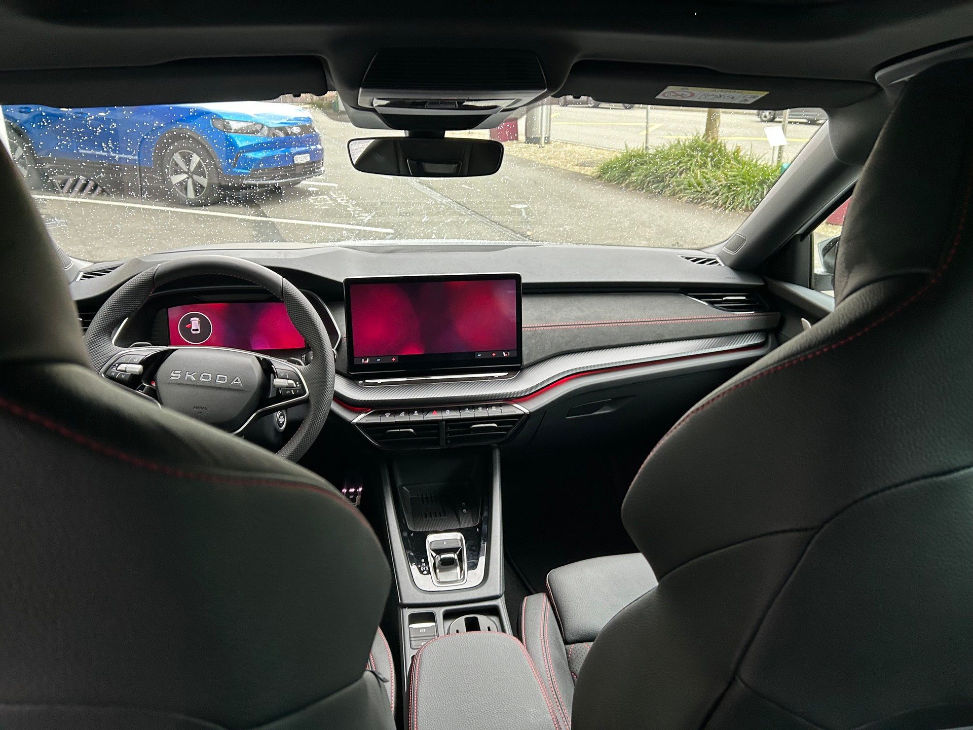 SKODA Octavia Combi 2.0 TSI DSG RS-image-7