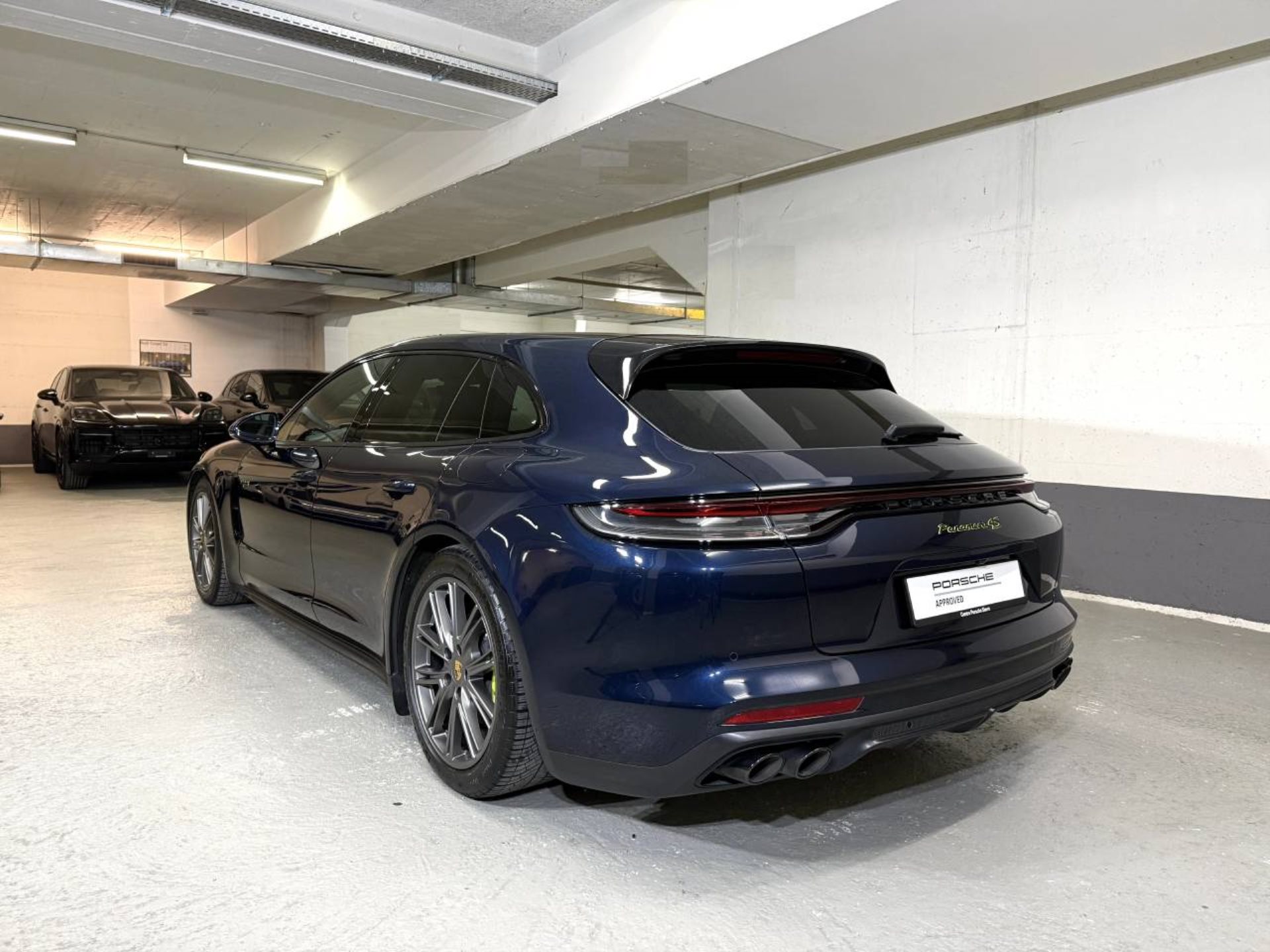 PORSCHE Panamera 4S E-Hybrid Sport Turismo (MY21)-image-2