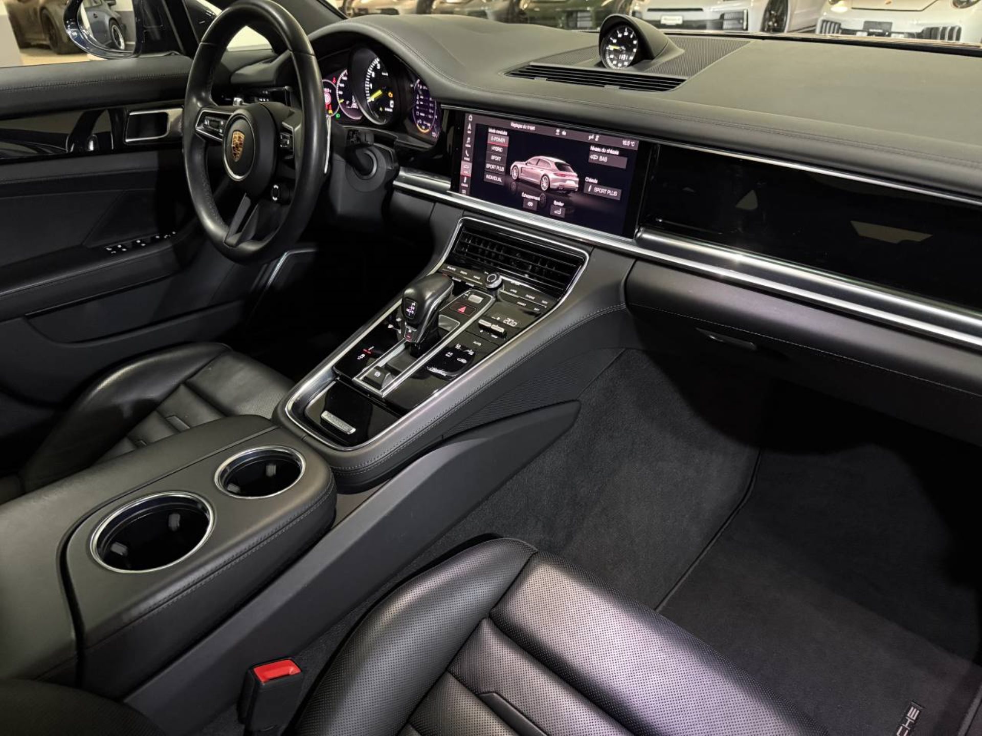 PORSCHE Panamera 4S E-Hybrid Sport Turismo (MY21)-image-15