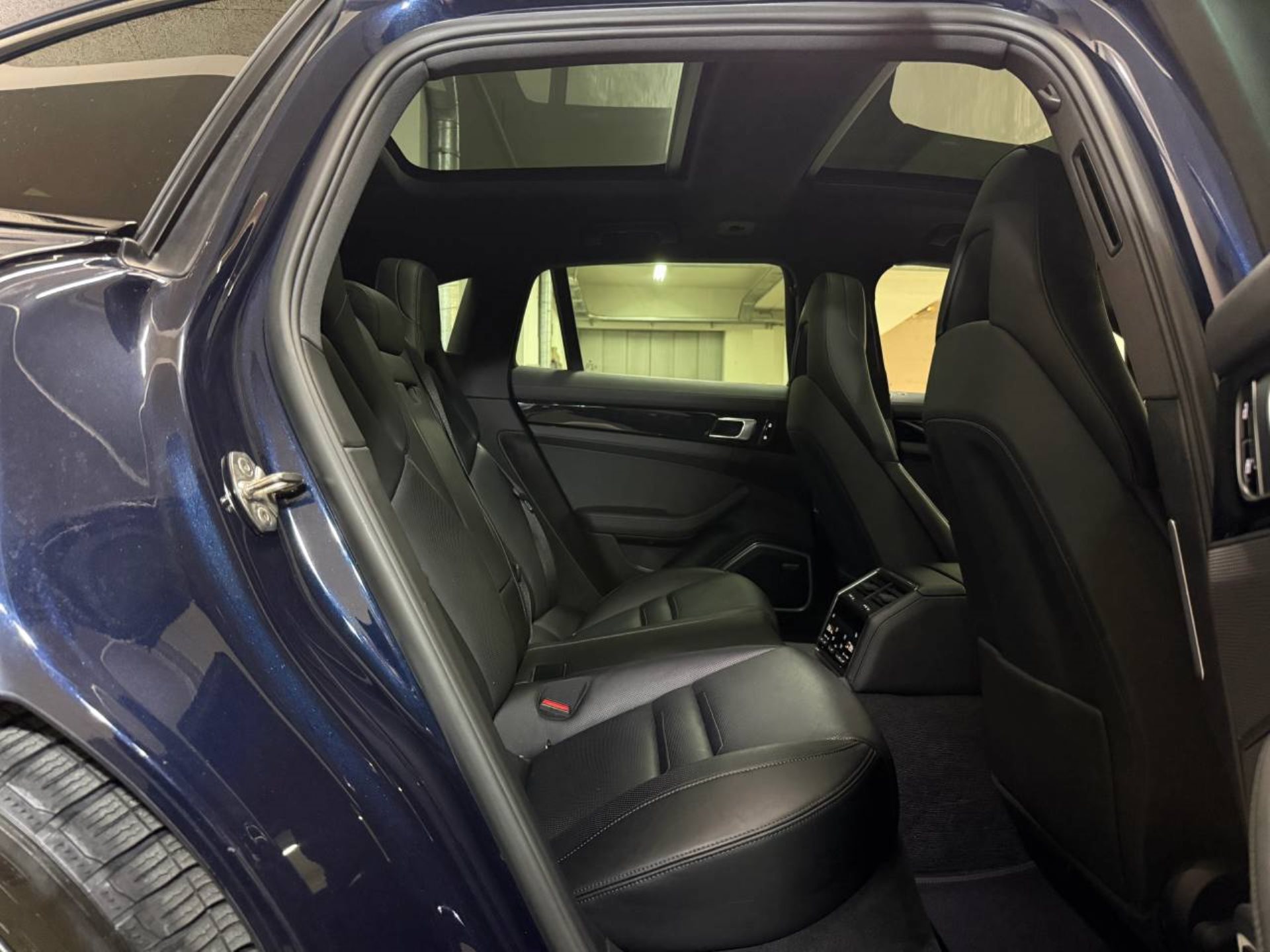 PORSCHE Panamera 4S E-Hybrid Sport Turismo (MY21)-image-18
