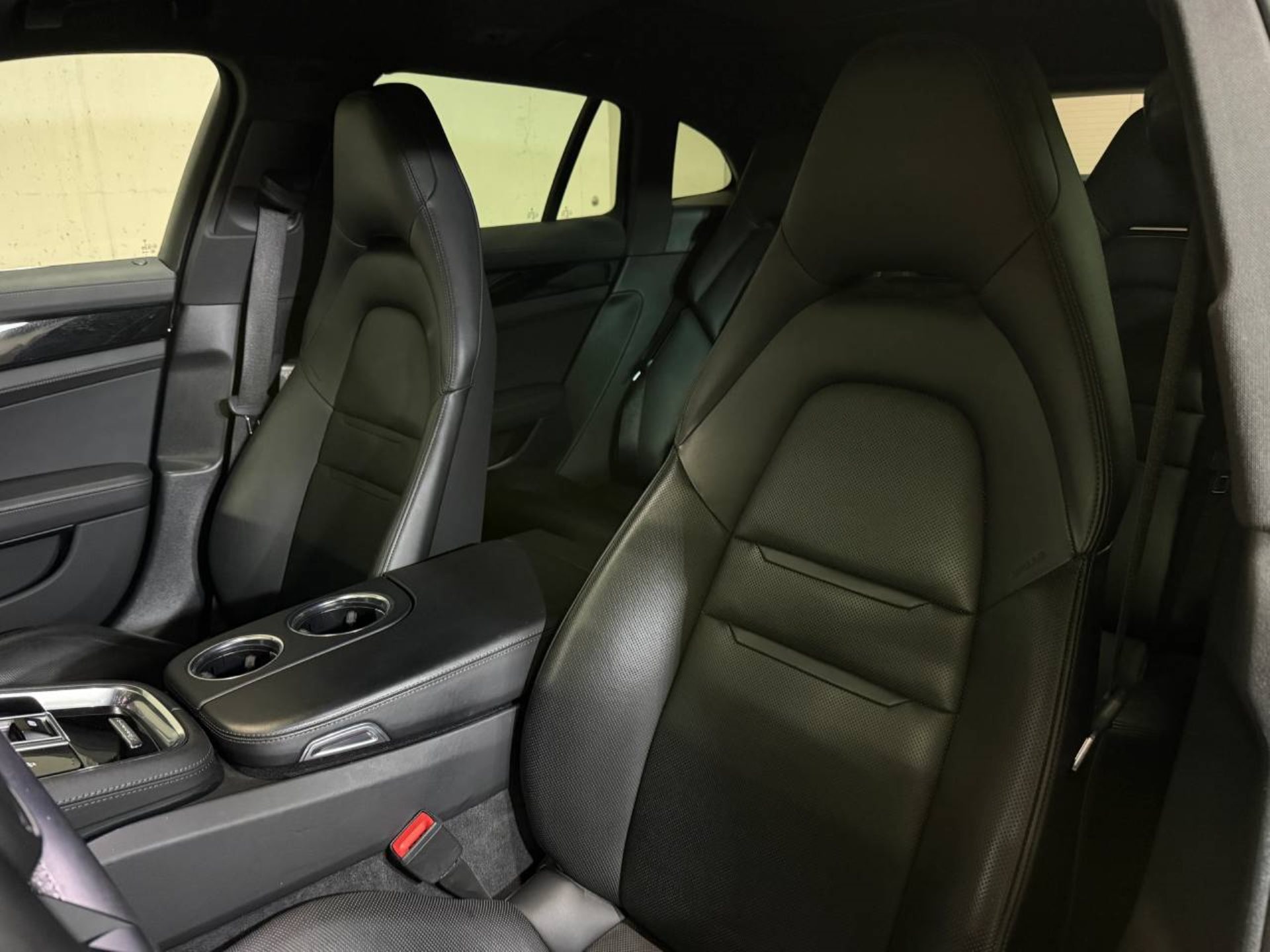 PORSCHE Panamera 4S E-Hybrid Sport Turismo (MY21)-image-4