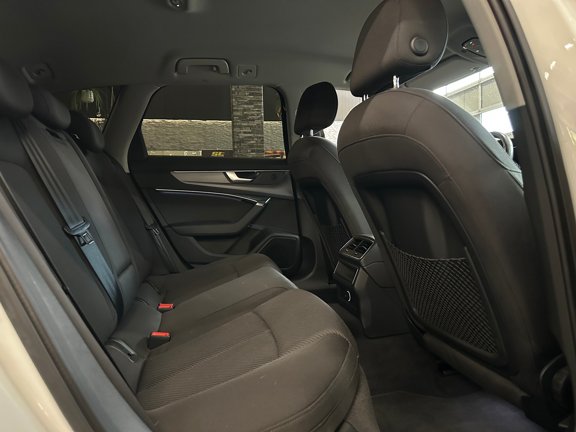AUDI A6 Avant 45 TFSI Sport Attraction quattro S-tronic-image-22