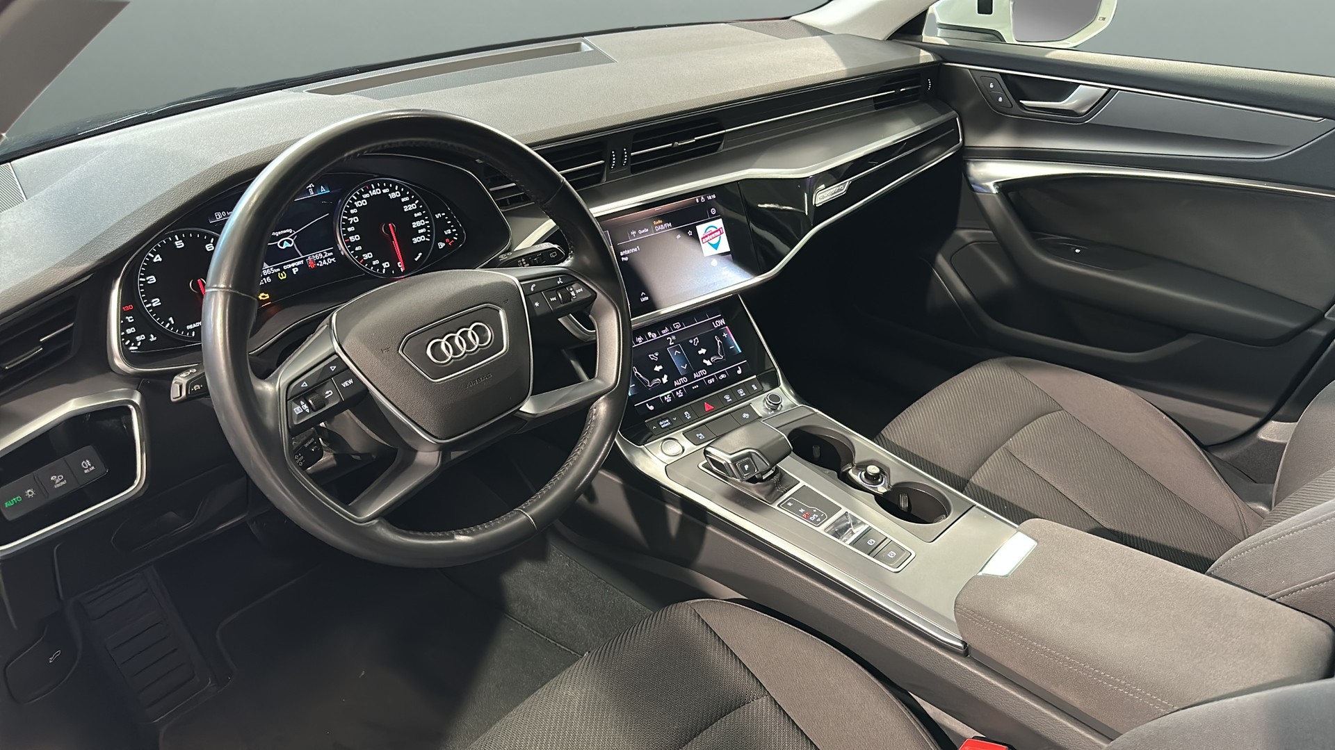AUDI A6 Avant 45 TFSI Sport Attraction quattro S-tronic-image-8