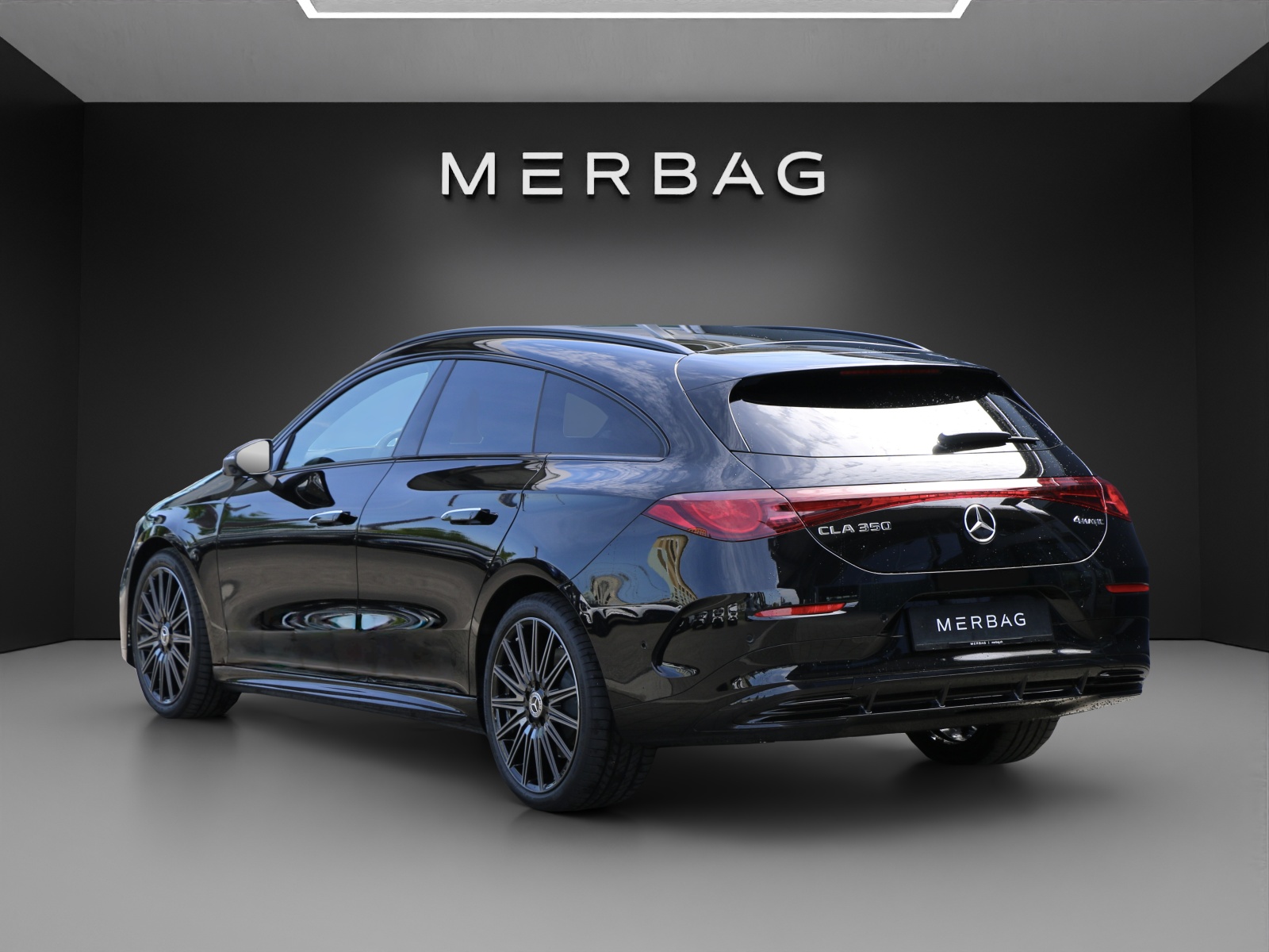 MERCEDES-BENZ CLA 350 4matic Shooting Brake with EQ-Technology-image-2
