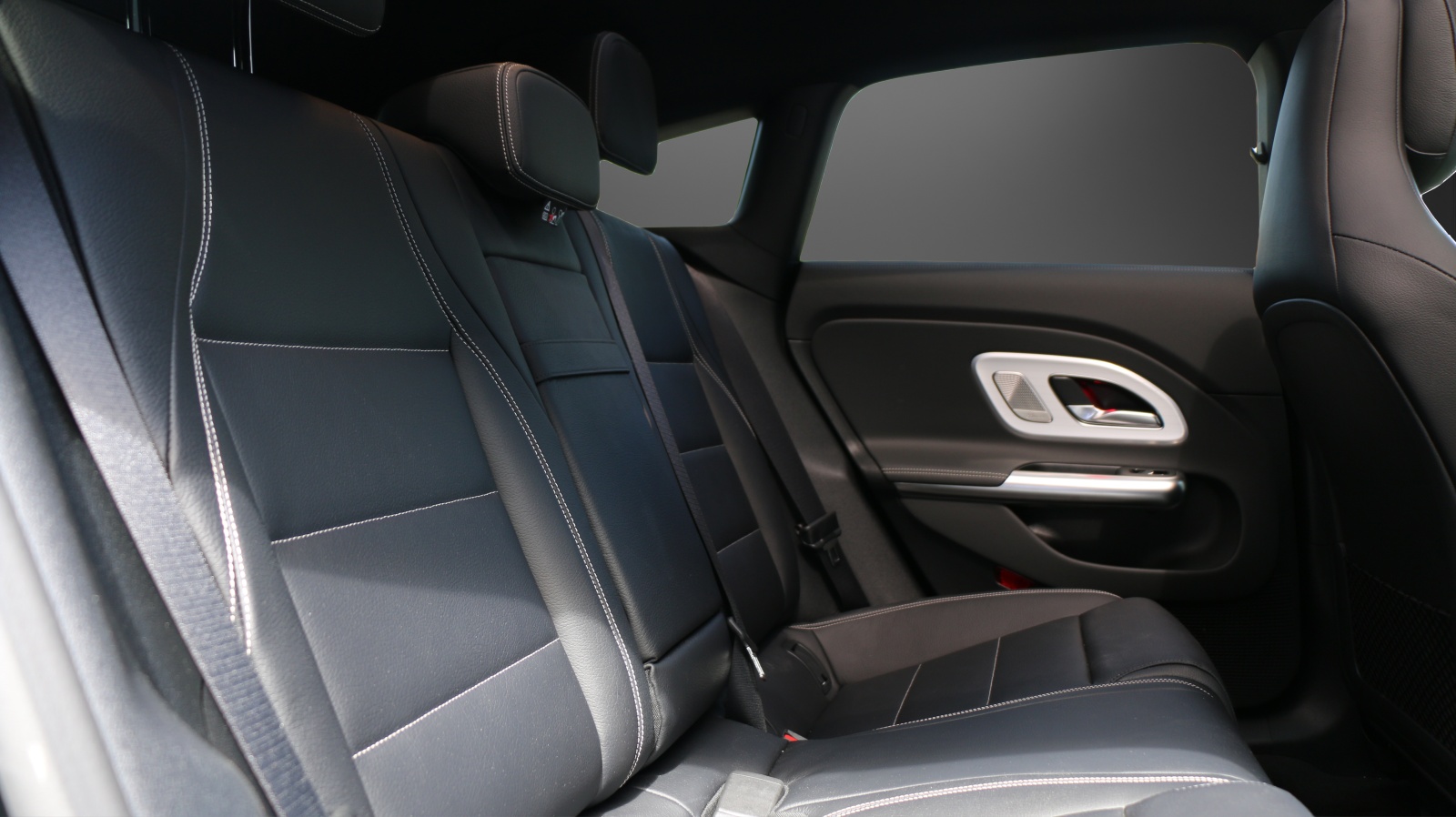 MERCEDES-BENZ CLA 350 4matic Shooting Brake with EQ-Technology-image-10