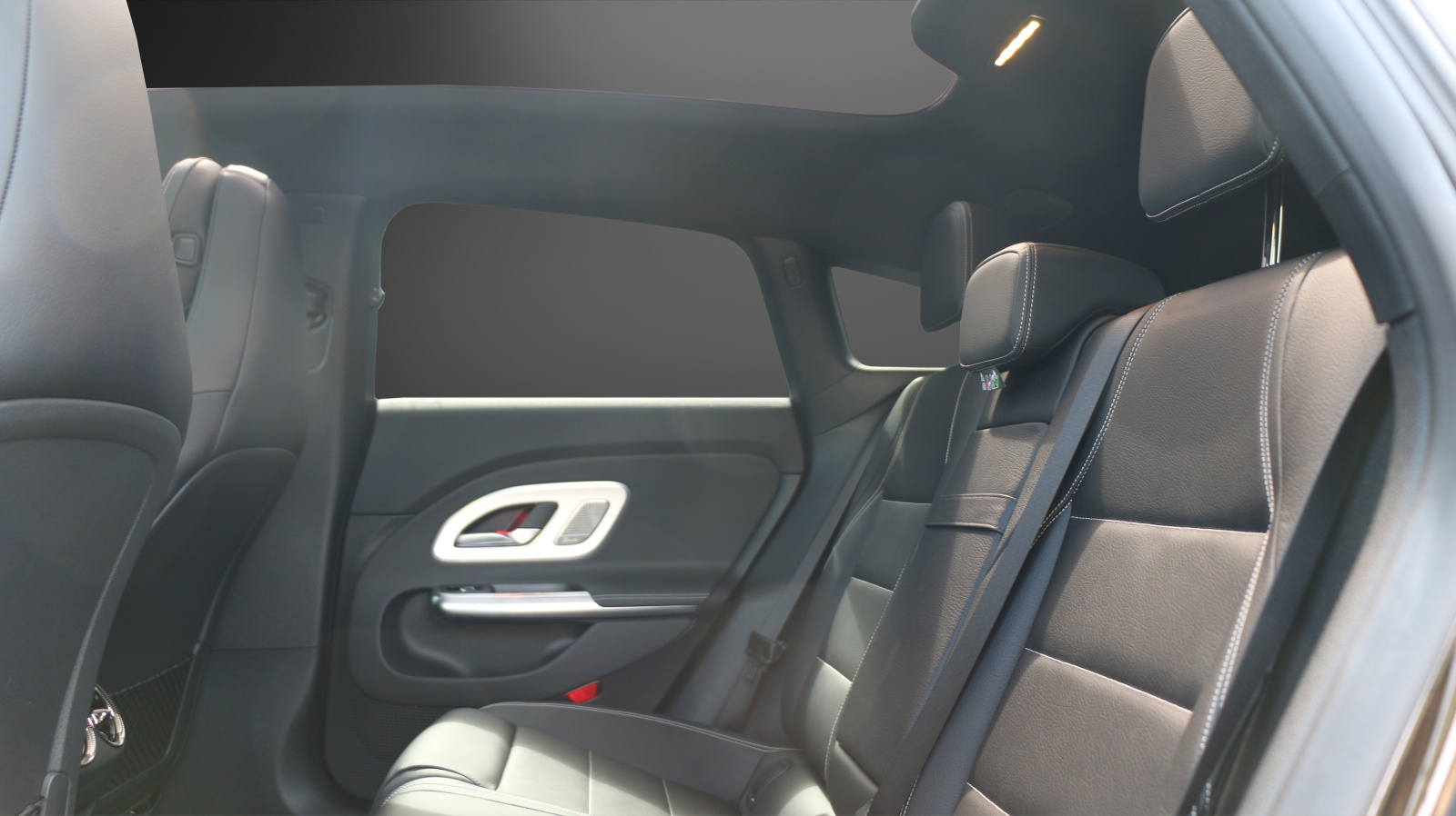 MERCEDES-BENZ CLA 350 4matic Shooting Brake with EQ-Technology-image-9