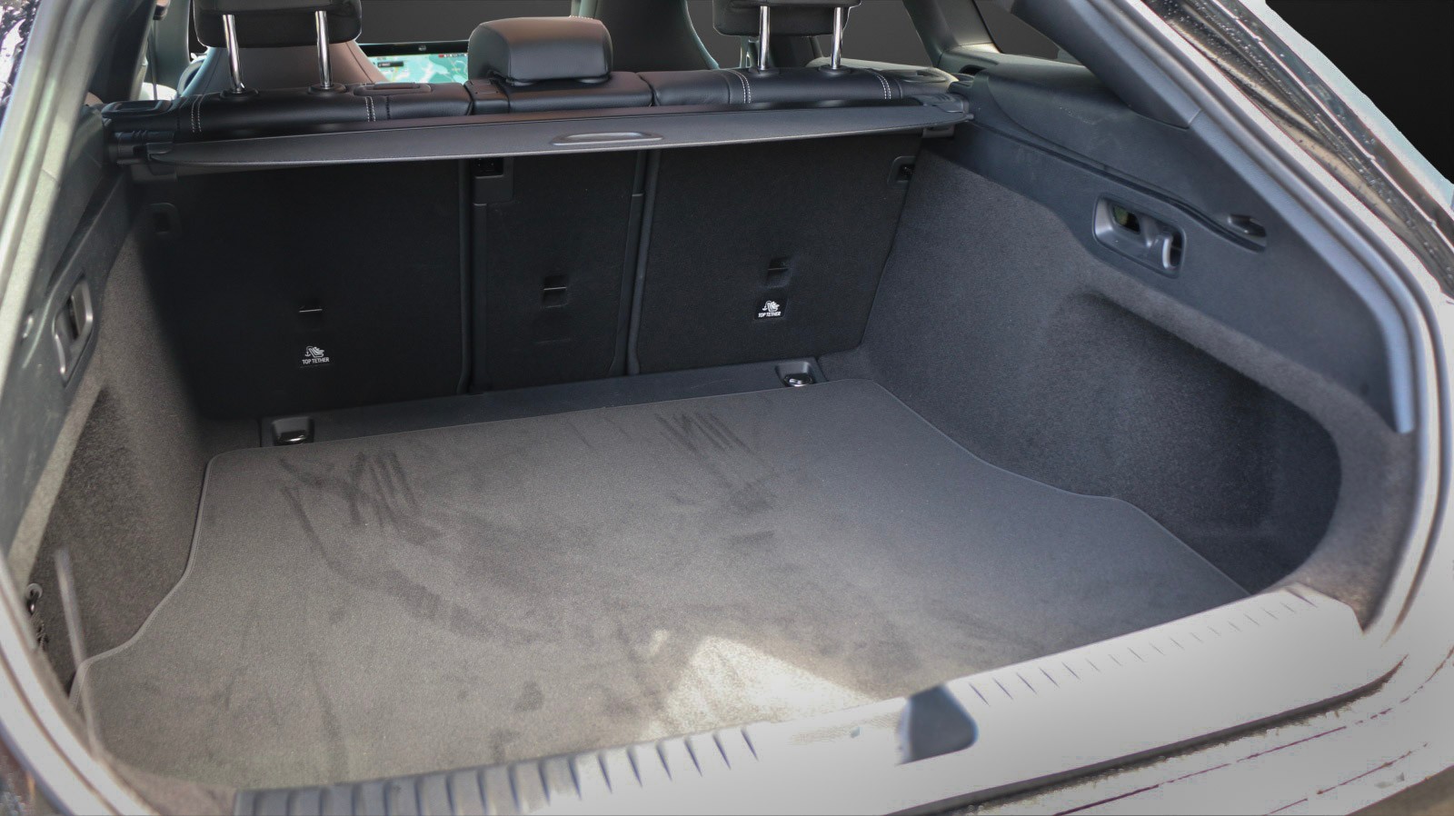 MERCEDES-BENZ CLA 350 4matic Shooting Brake with EQ-Technology-image-11