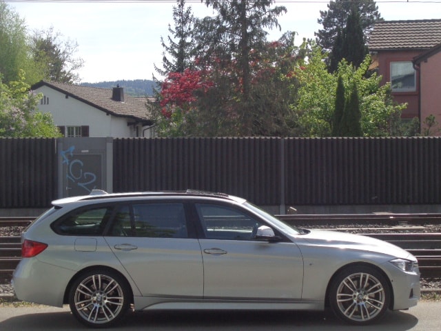 BMW 335i xDrive Touring Sport Line Steptronic-image-14