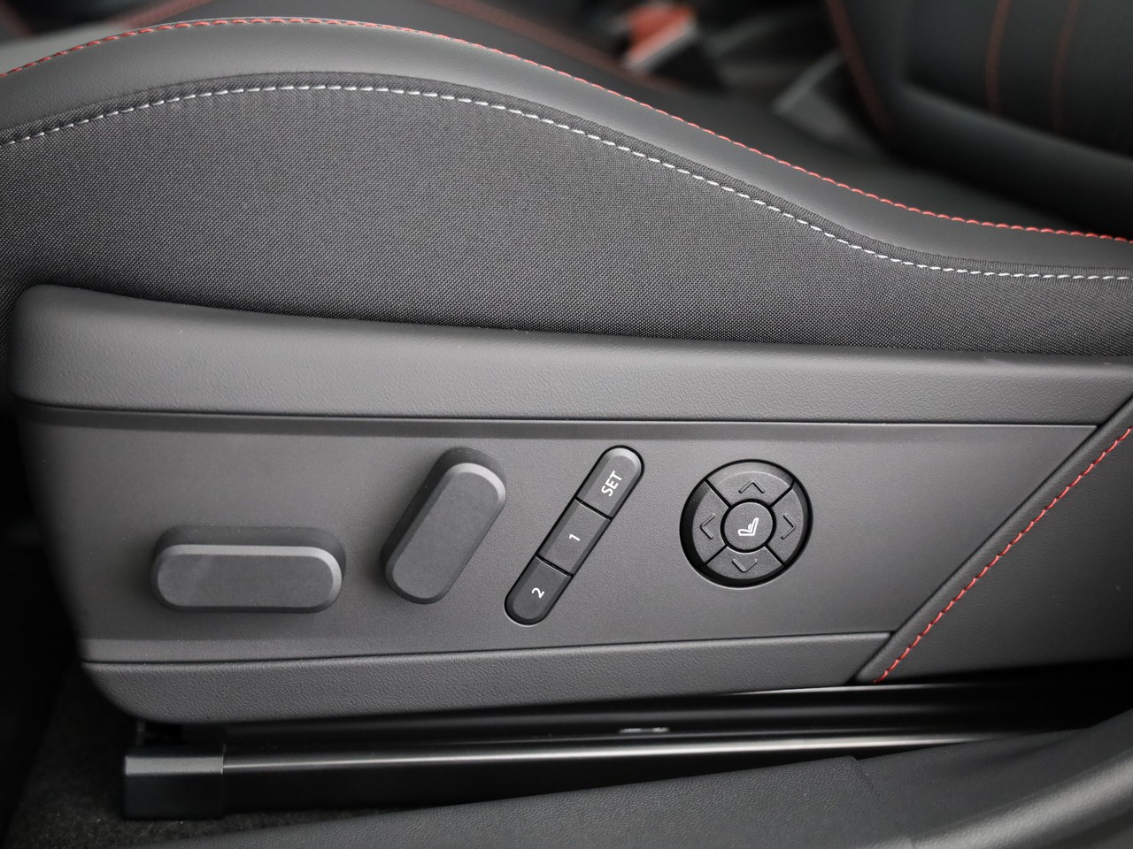 MINI Aceman John Cooper Works E-image-12