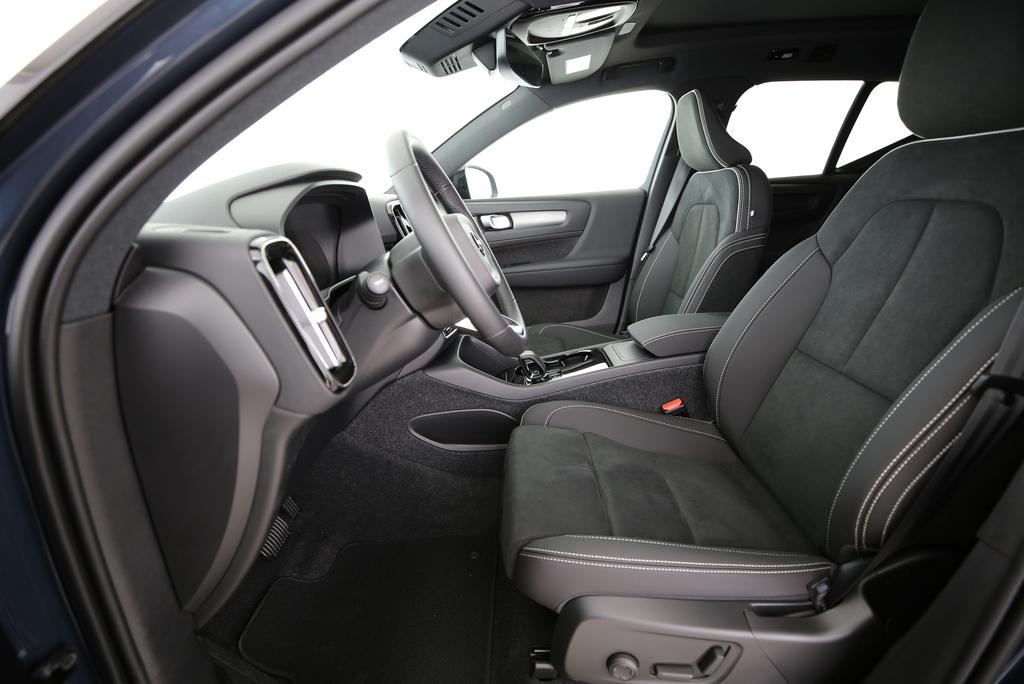 VOLVO EX40 Twin Ultra AWD-image-8