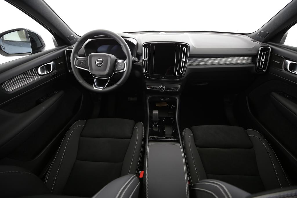 VOLVO EX40 Twin Ultra AWD-image-11