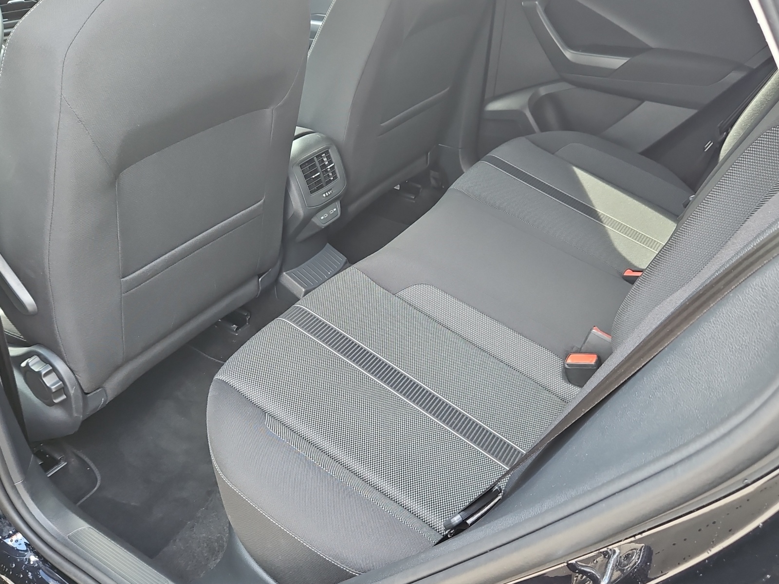 VW T-Roc 1.5 TSI EVO Life United DSG-image-19
