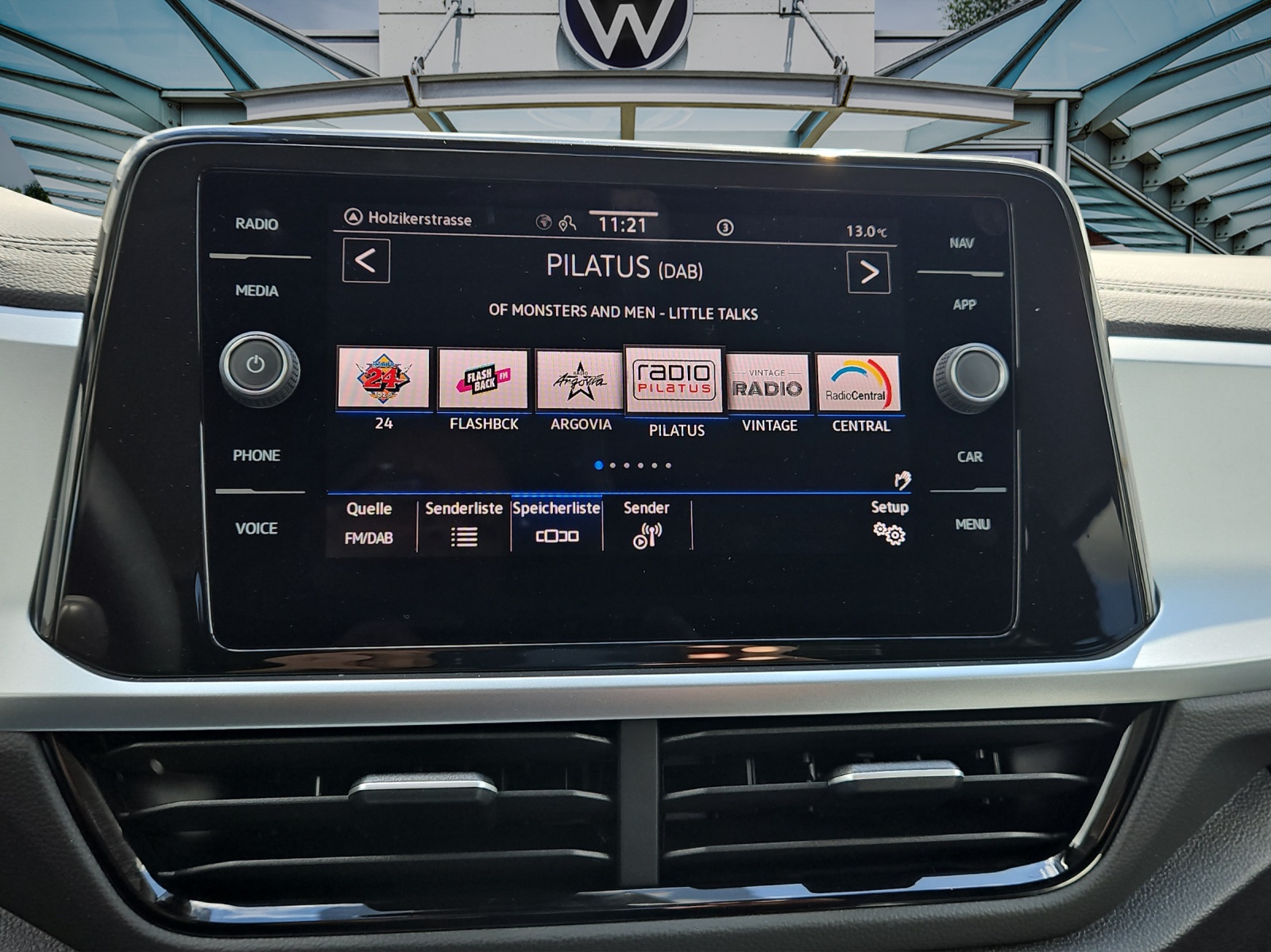 VW T-Roc 1.5 TSI EVO Life United DSG-image-15