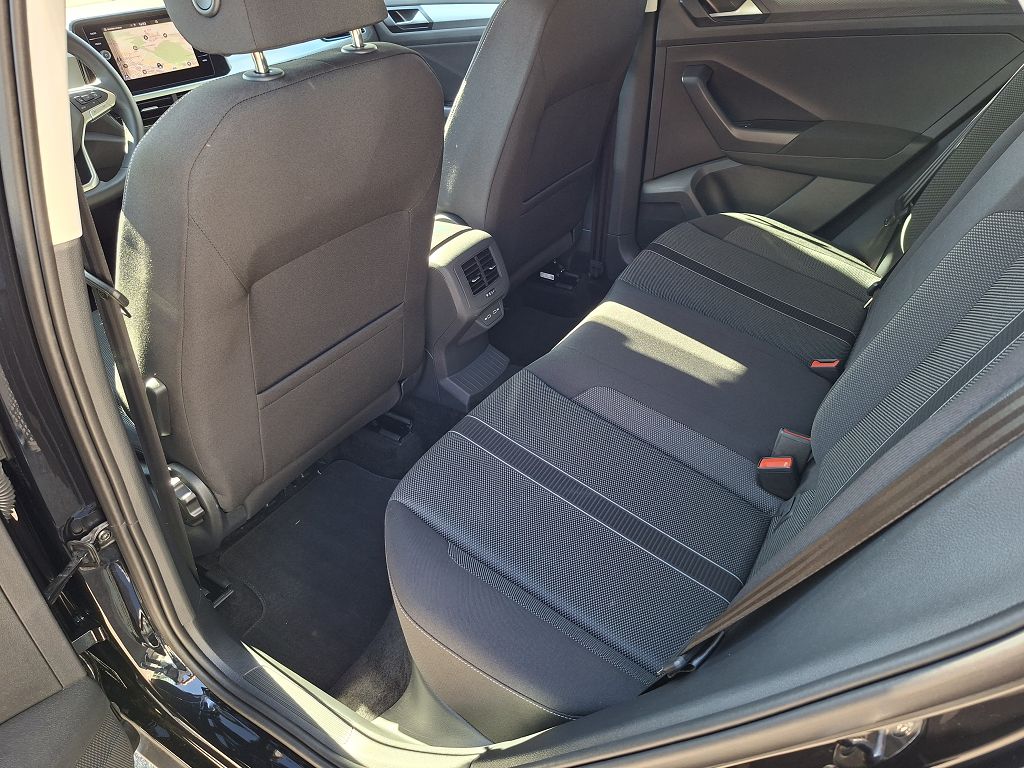 VW T-Roc 1.5 TSI EVO Life United DSG-image-9