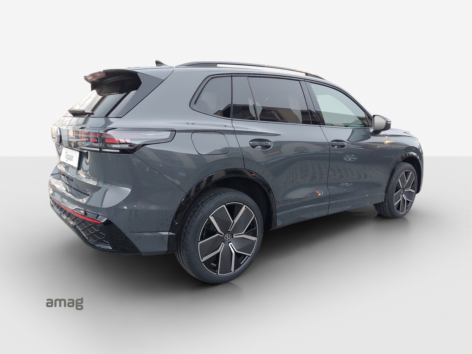 VW Tiguan 2.0 TSI DSG R-Line 4Motion-image-4
