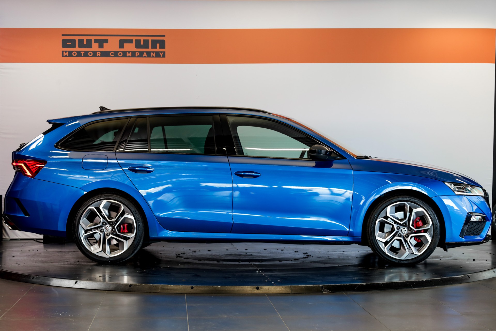 SKODA Octavia Combi 2.0 TSI DSG RS-image-4