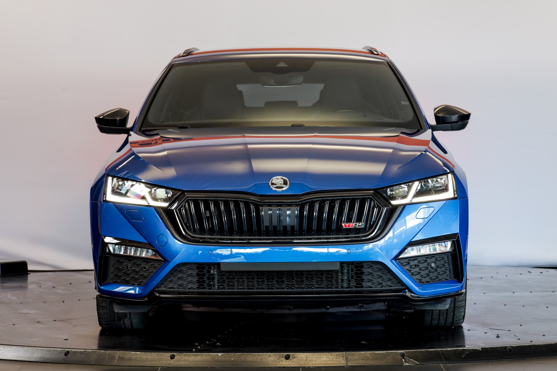 SKODA Octavia Combi 2.0 TSI DSG RS-image-1