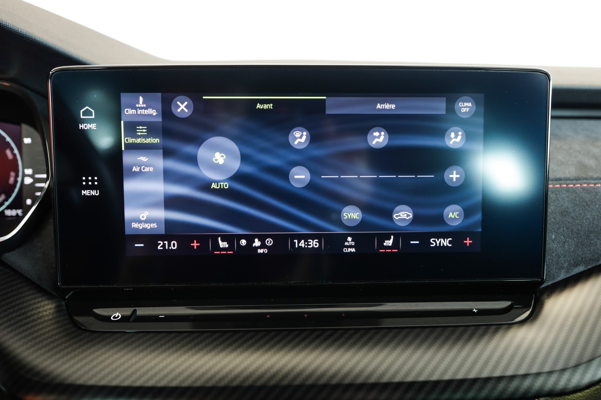 SKODA Octavia Combi 2.0 TSI DSG RS-image-21