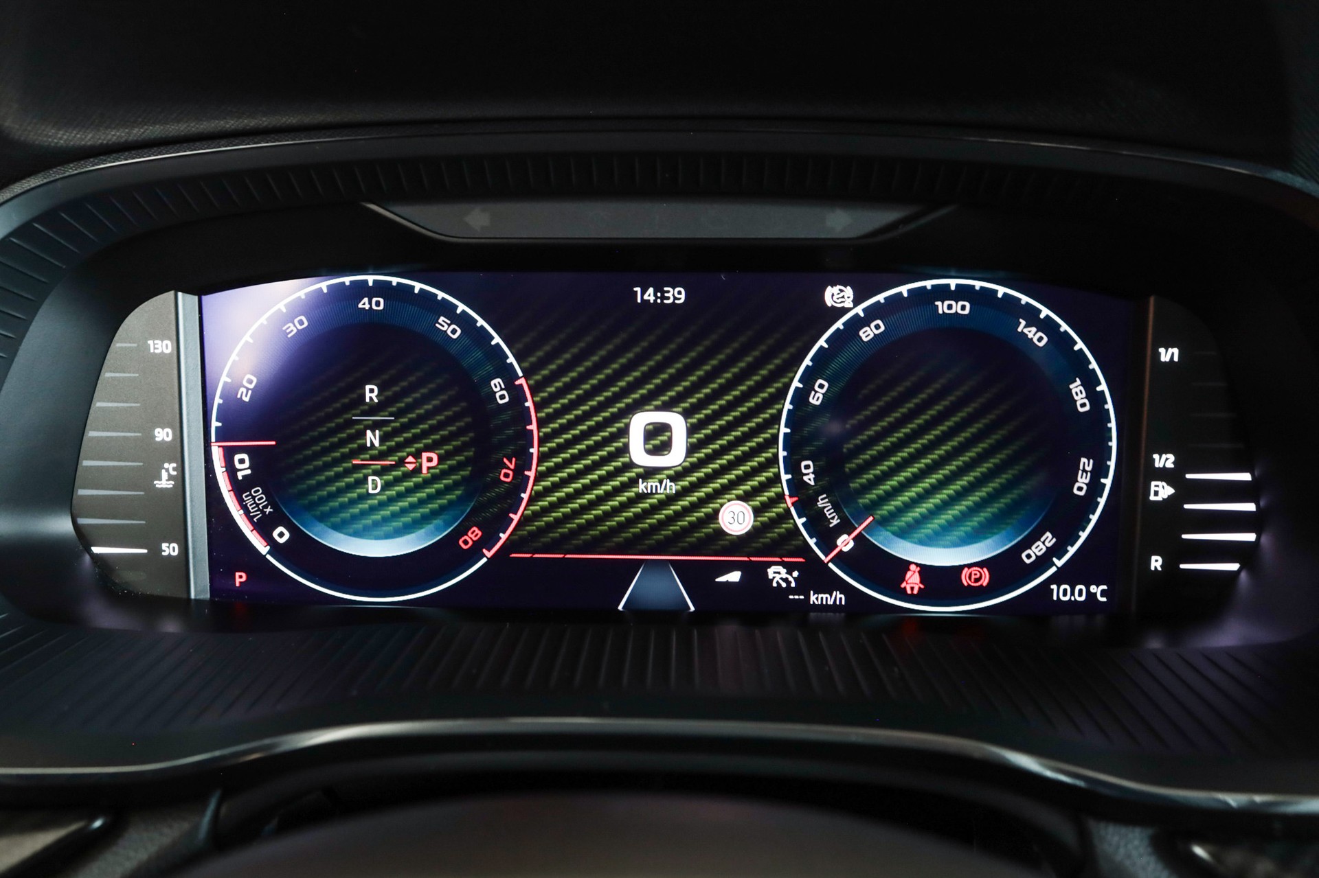 SKODA Octavia Combi 2.0 TSI DSG RS-image-17