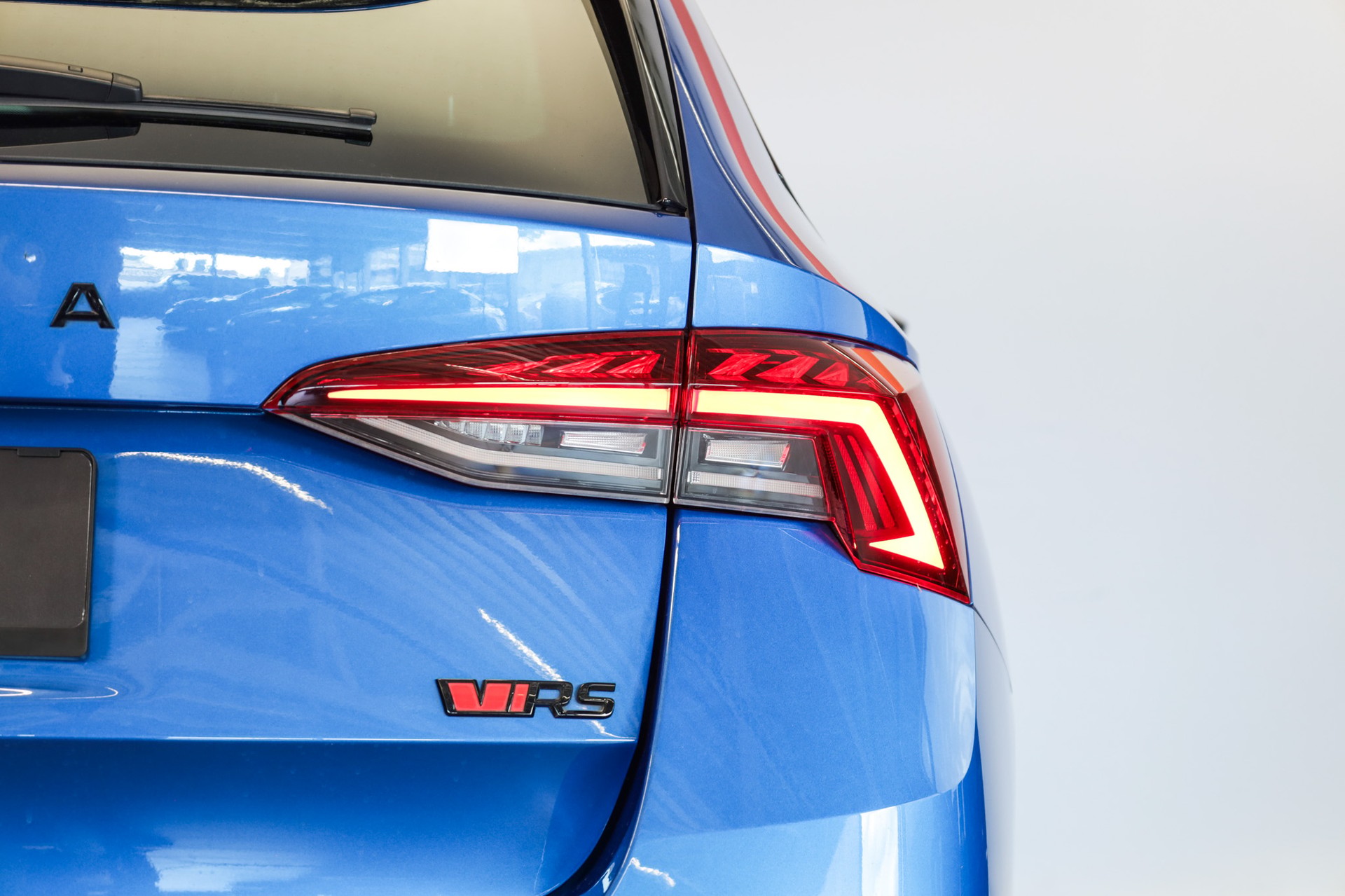 SKODA Octavia Combi 2.0 TSI DSG RS-image-28