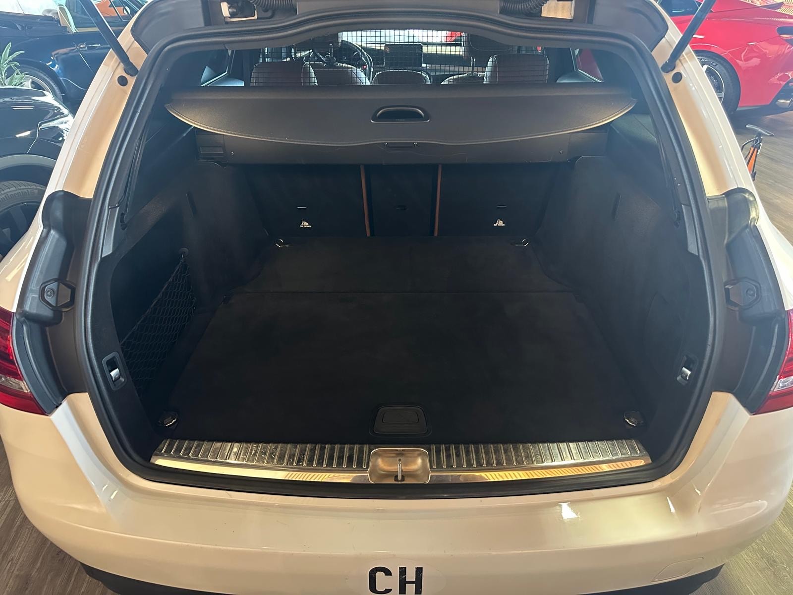 MERCEDES-BENZ C 250 d 4Matic 9G-Tronic-image-11