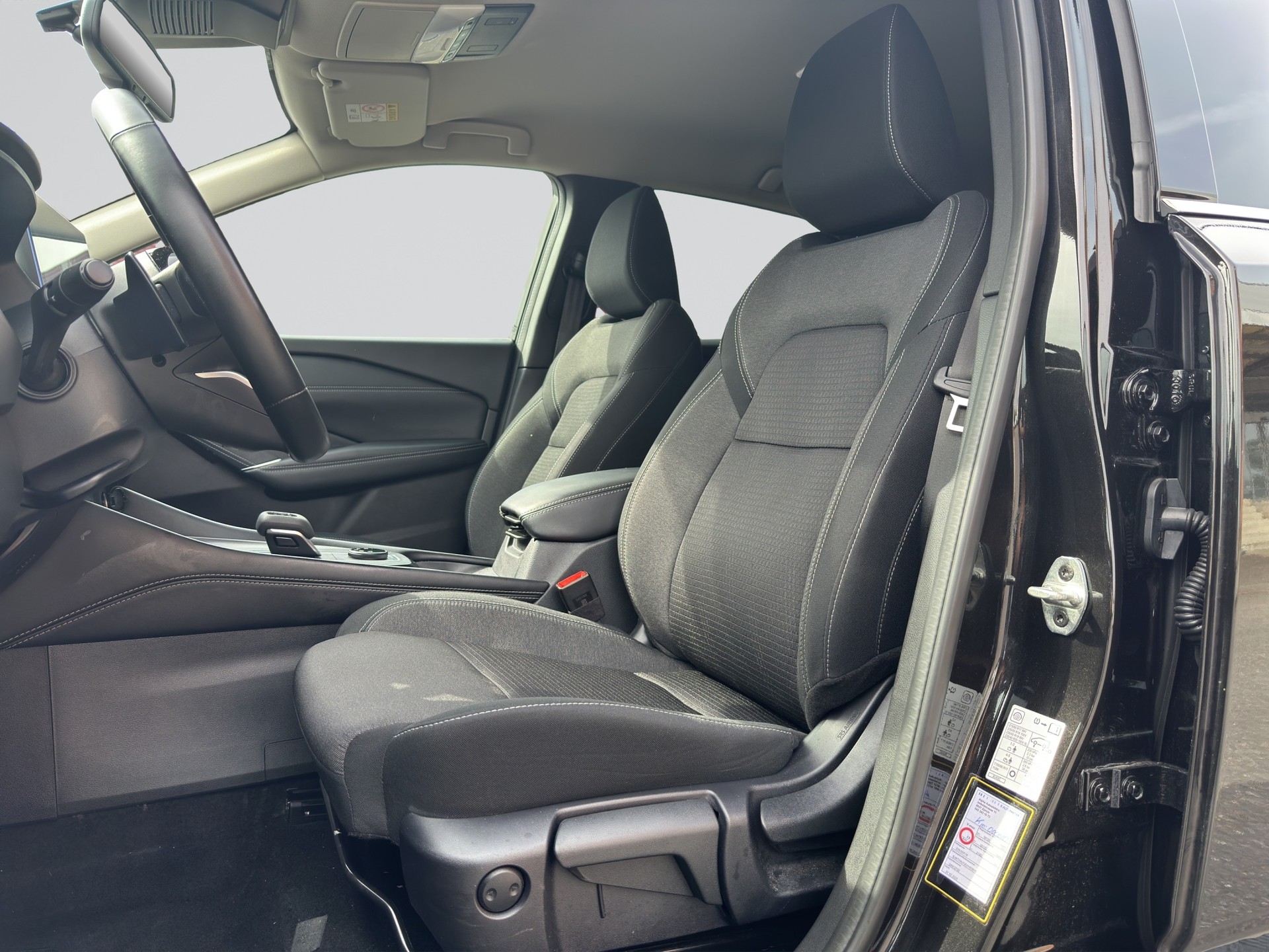 NISSAN Qashqai 1.3 DIG-T MHEV N-Connecta Xtronic-image-5