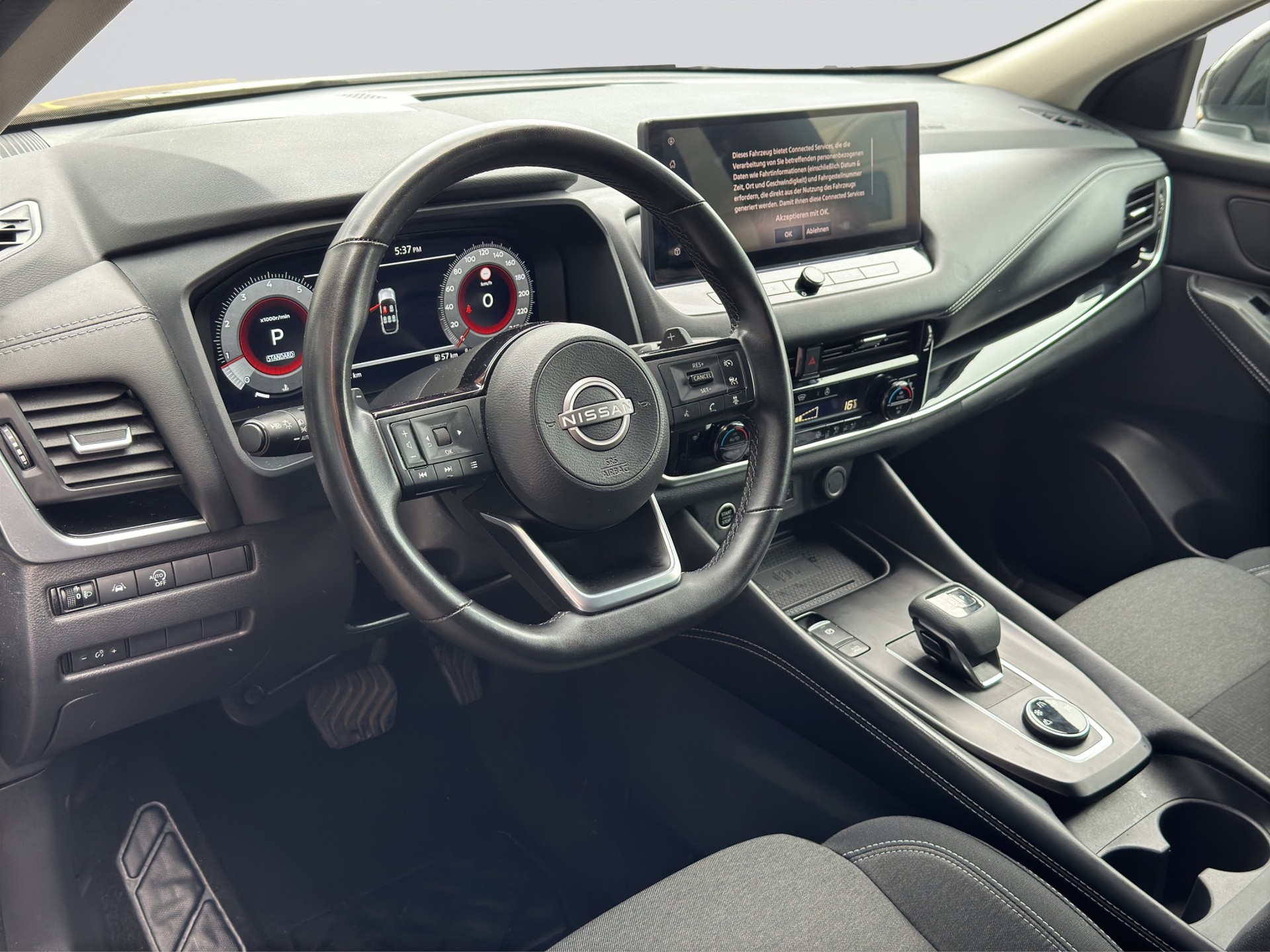 NISSAN Qashqai 1.3 DIG-T MHEV N-Connecta Xtronic-image-6
