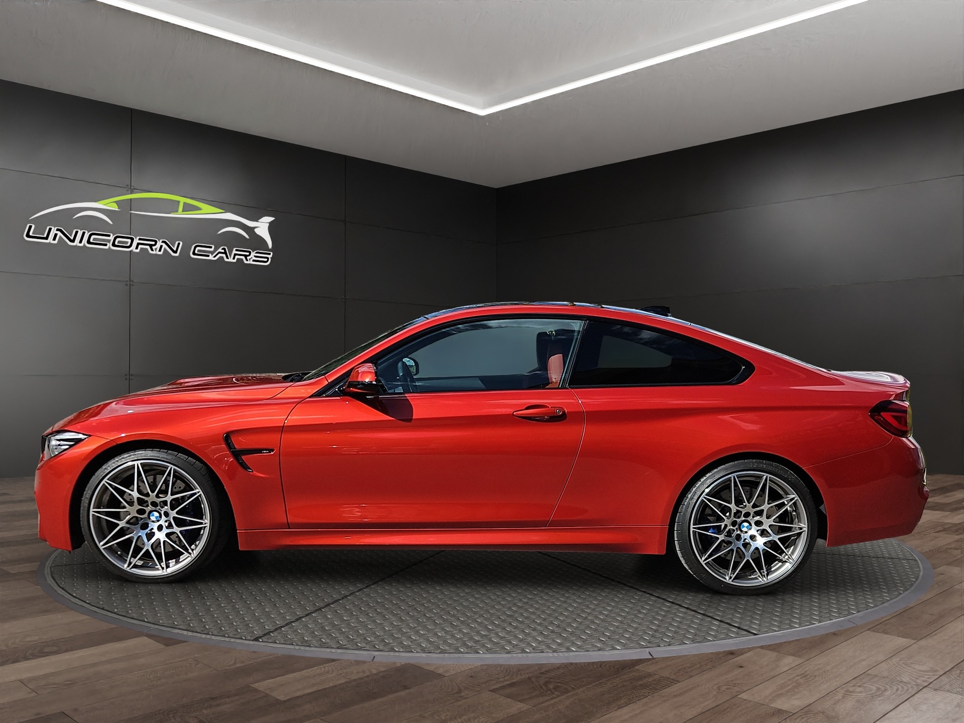 BMW M4 Coupé Competition DKG-showroom-element-2