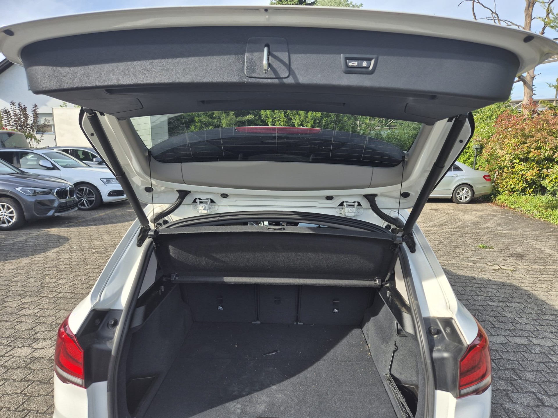 BMW X1 xDrive 18d Sport Line Steptronic-image-10