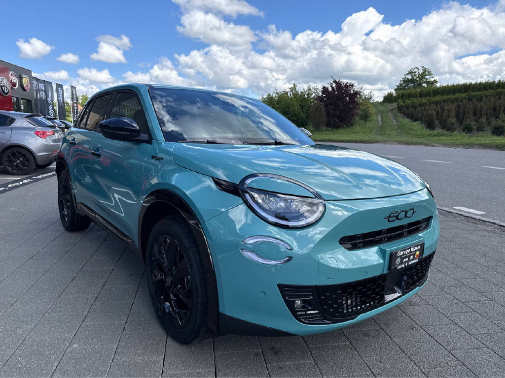 FIAT 600 1.2 Hybrid 145 Sport-image-4