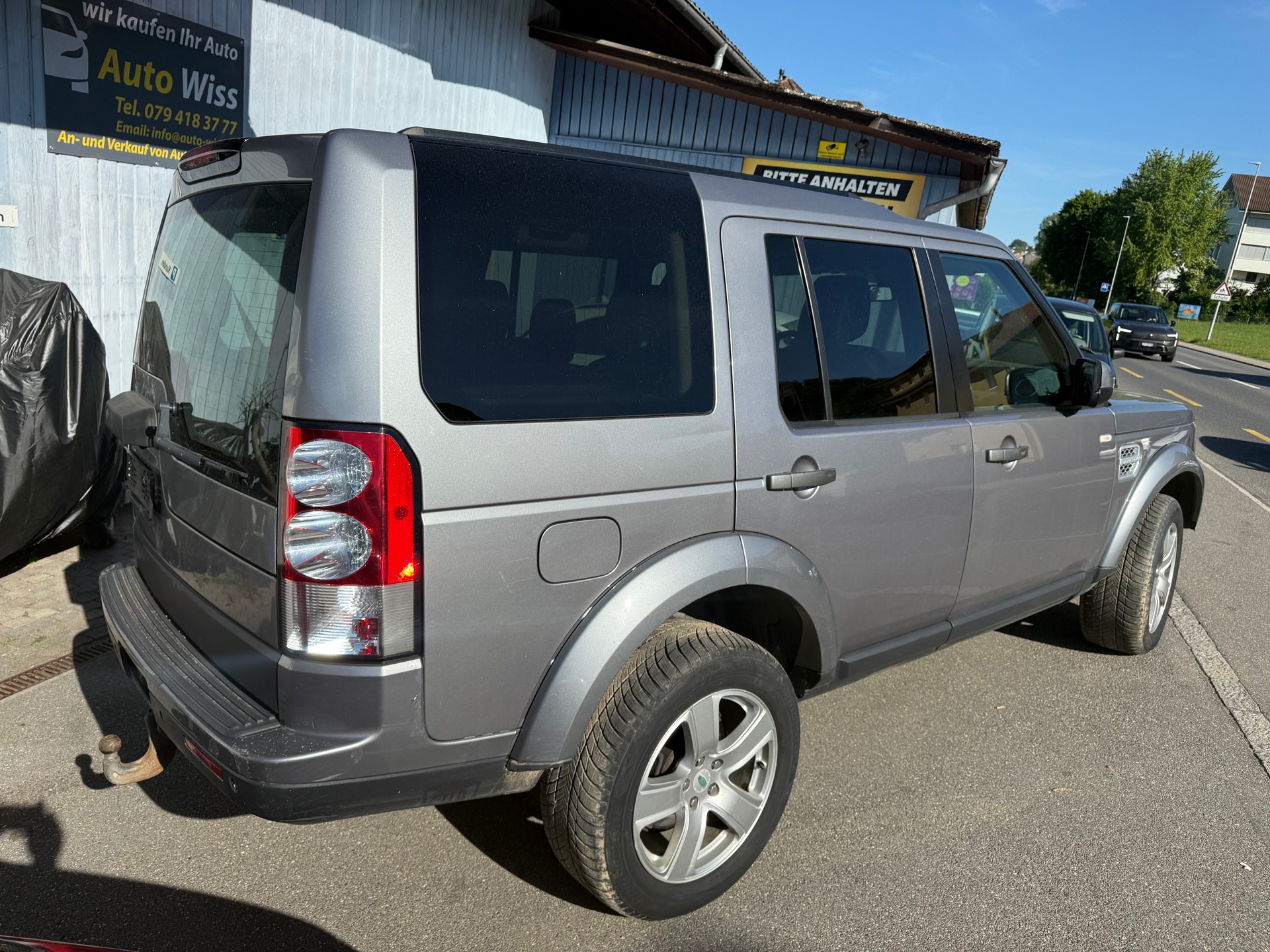 LAND ROVER Discovery 3.0 TDV6 HSE Automatic-image-3