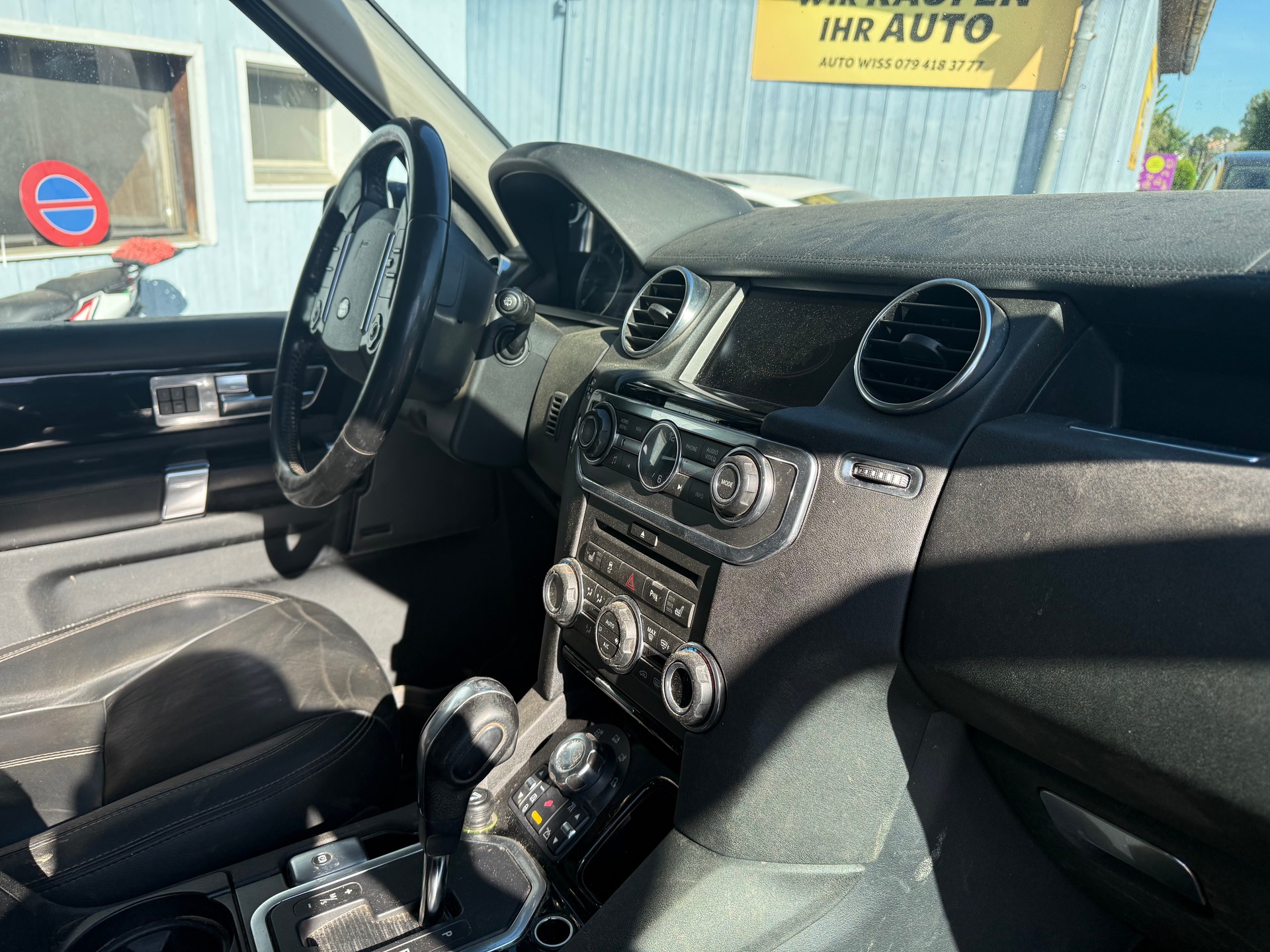 LAND ROVER Discovery 3.0 TDV6 HSE Automatic-image-9
