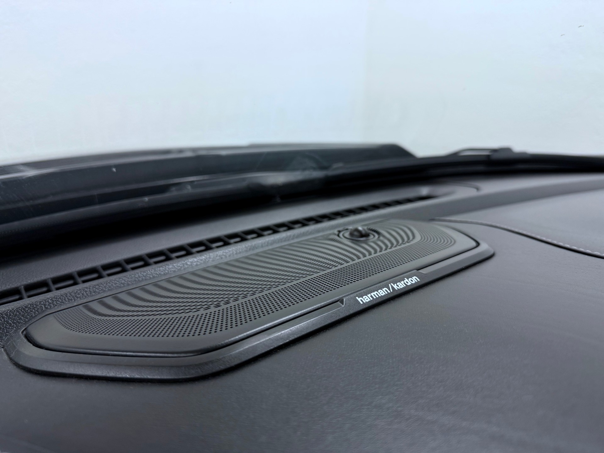 DODGE 1500 "ALL BLACK"-image-24