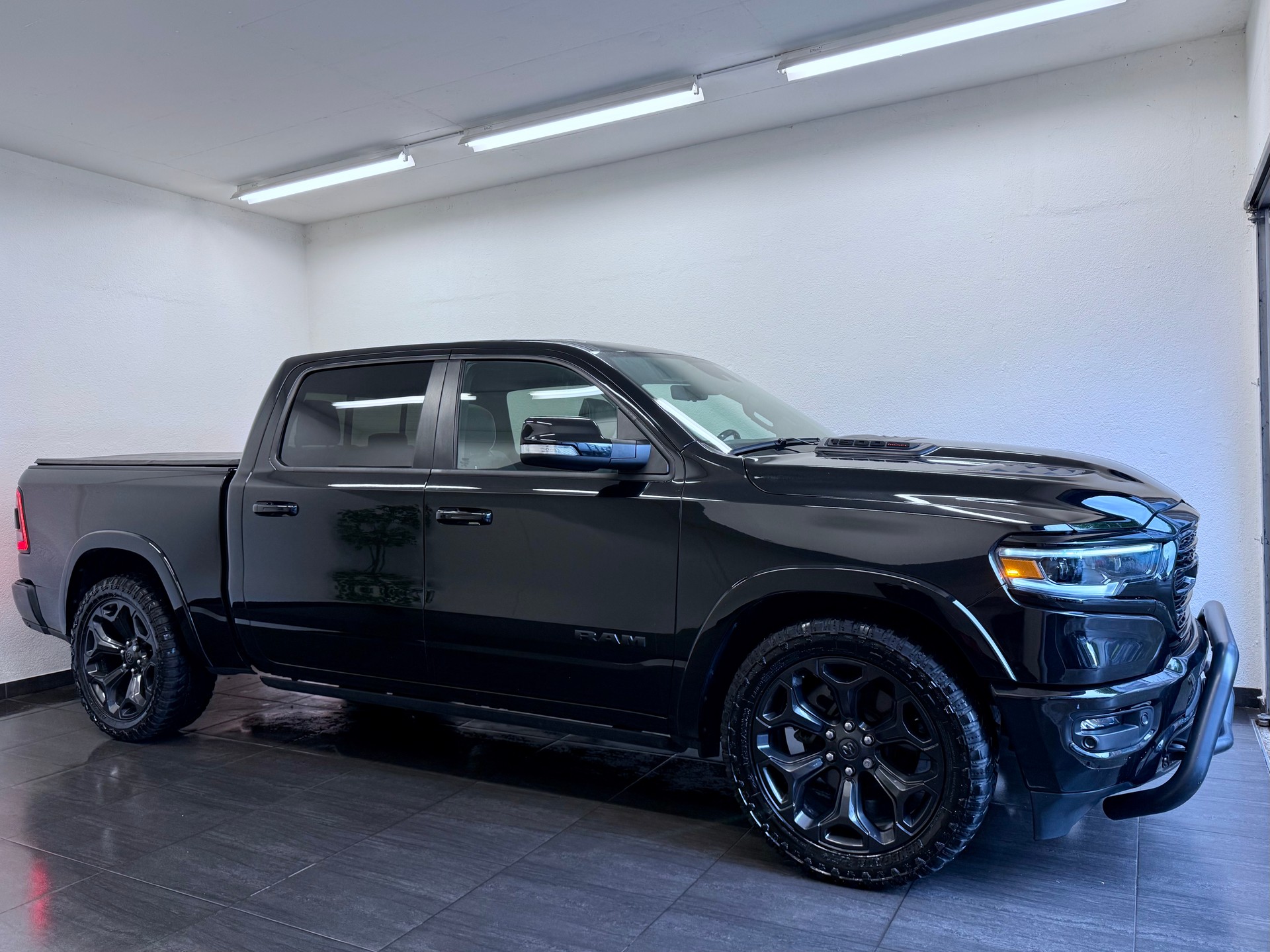 DODGE 1500 "ALL BLACK"