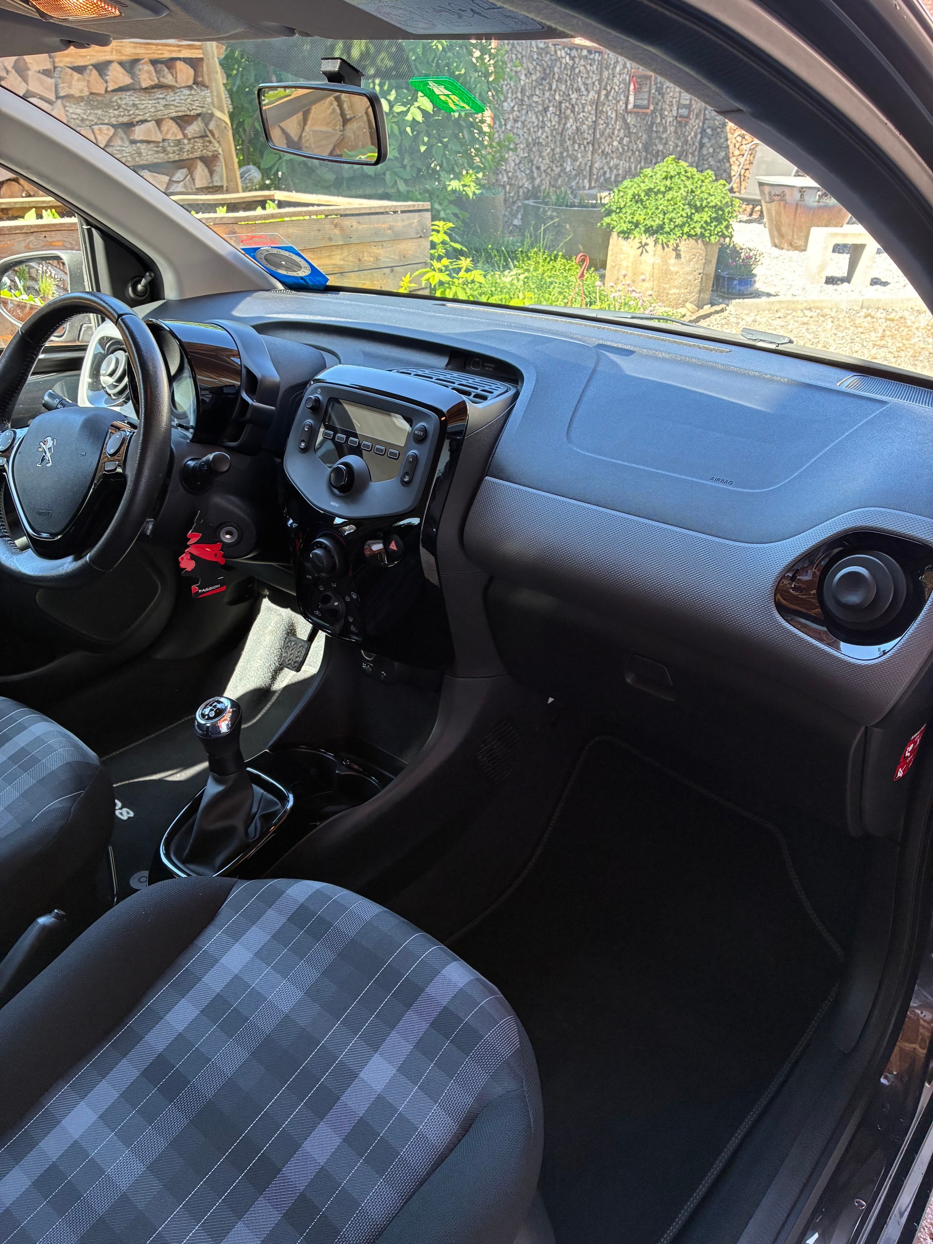 PEUGEOT 108 1.0 VTi GT Line-image-13