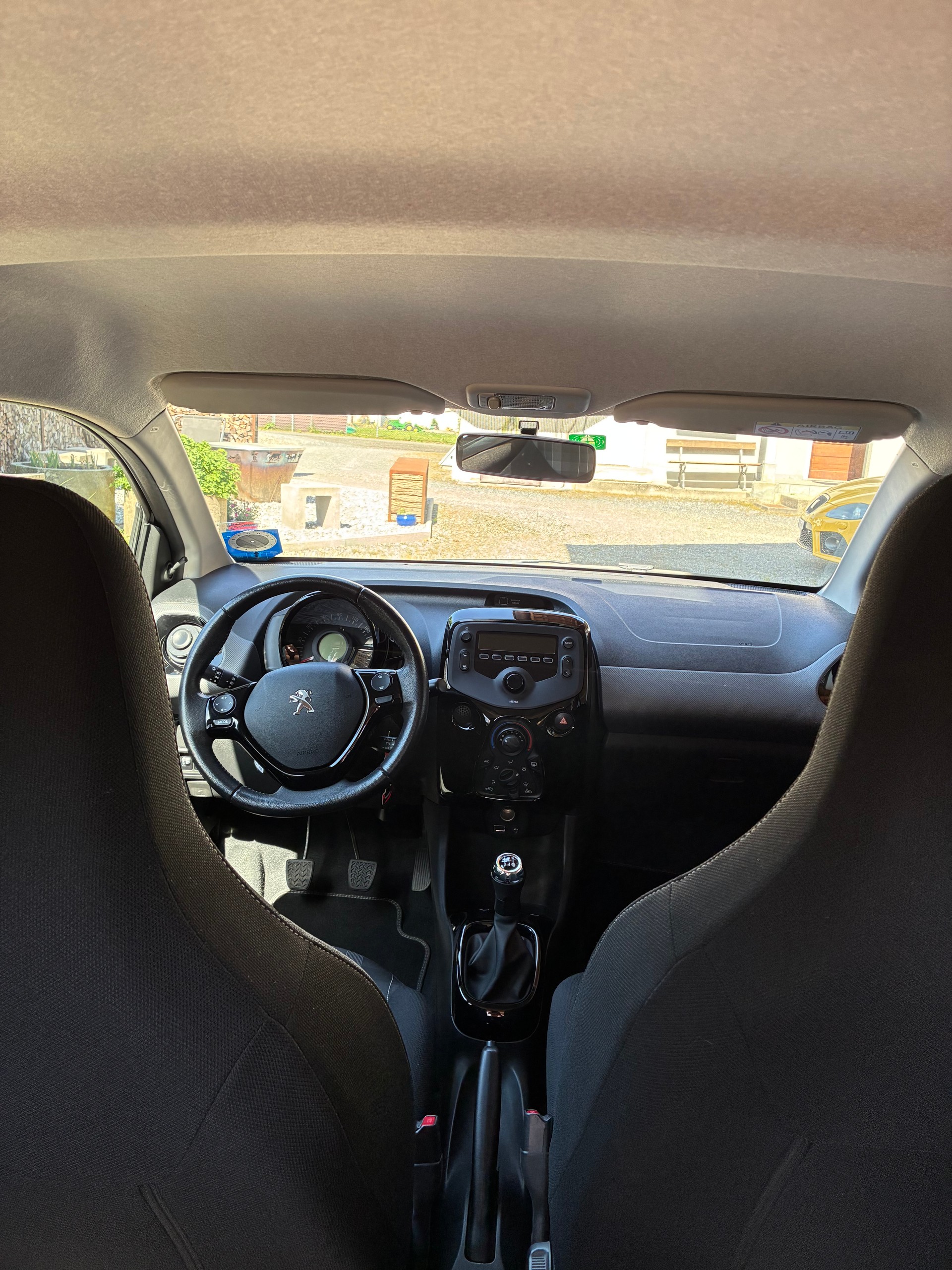 PEUGEOT 108 1.0 VTi GT Line-image-6