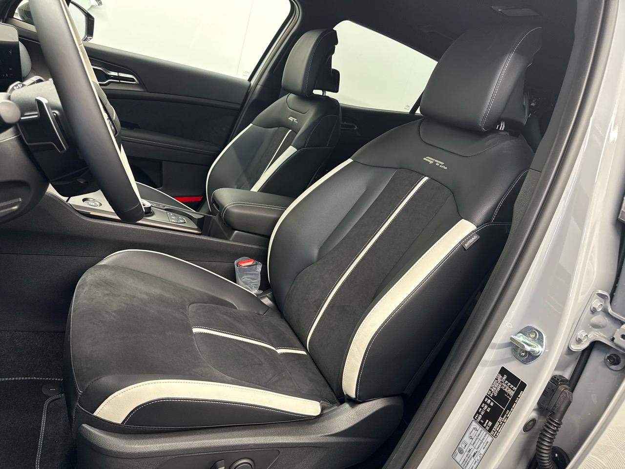 KIA Sportage 1.6T-GDi PHEV GT-Line 4x4 A-showroom-element-3